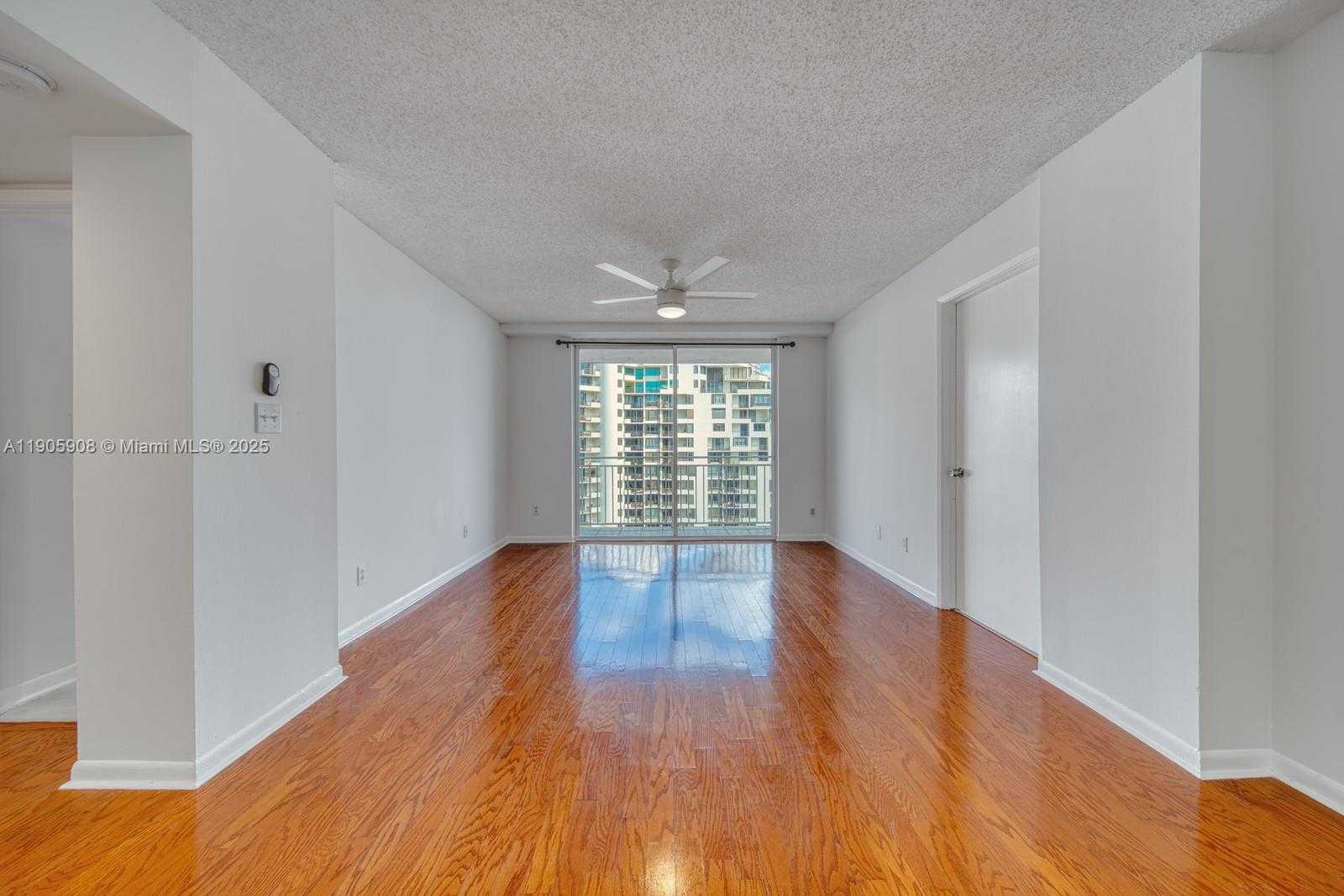 Small Image of 770 CLAUGHTON ISLAND DR #1803, Miami Number 19