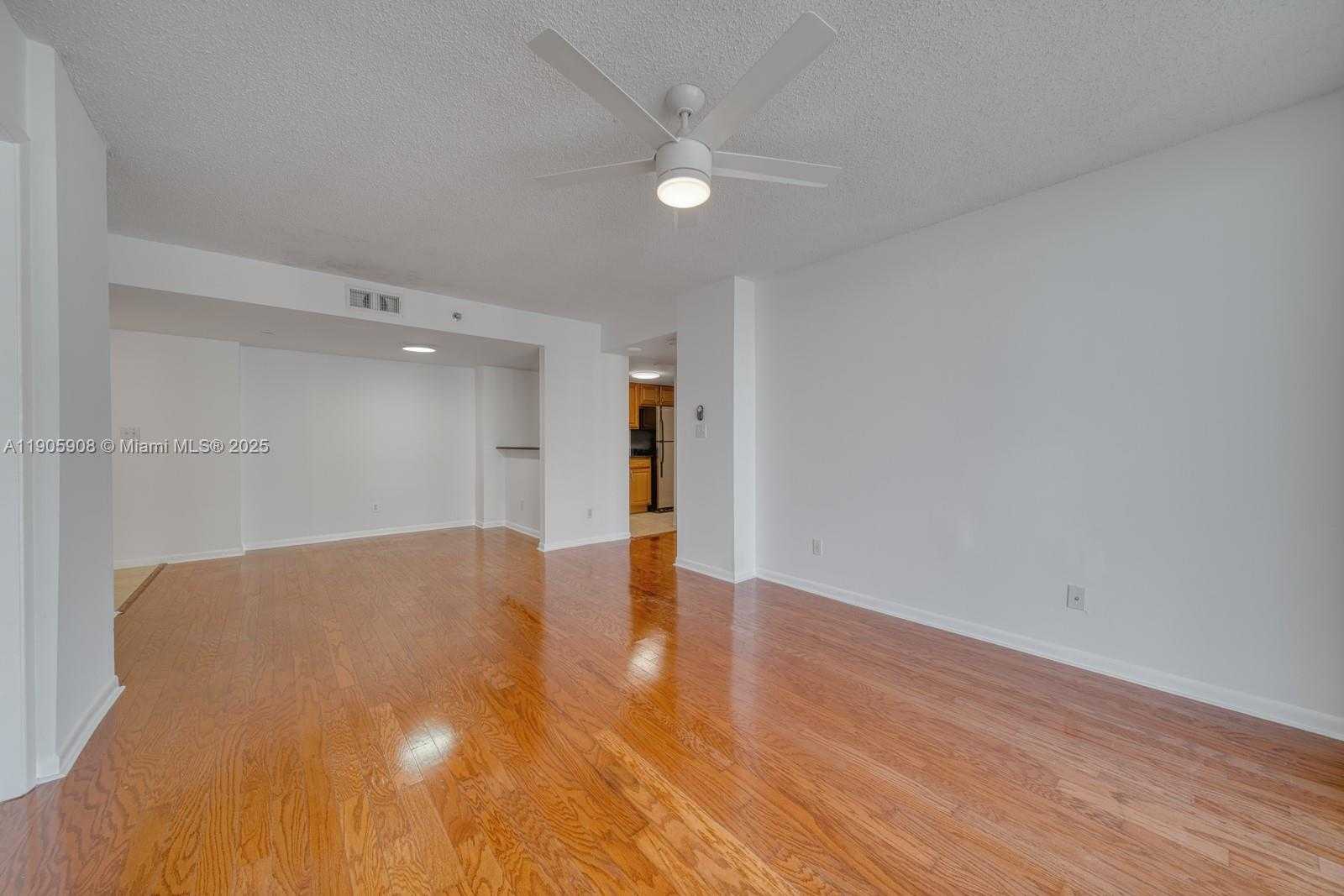 Small Image of 770 CLAUGHTON ISLAND DR #1803, Miami Number 21