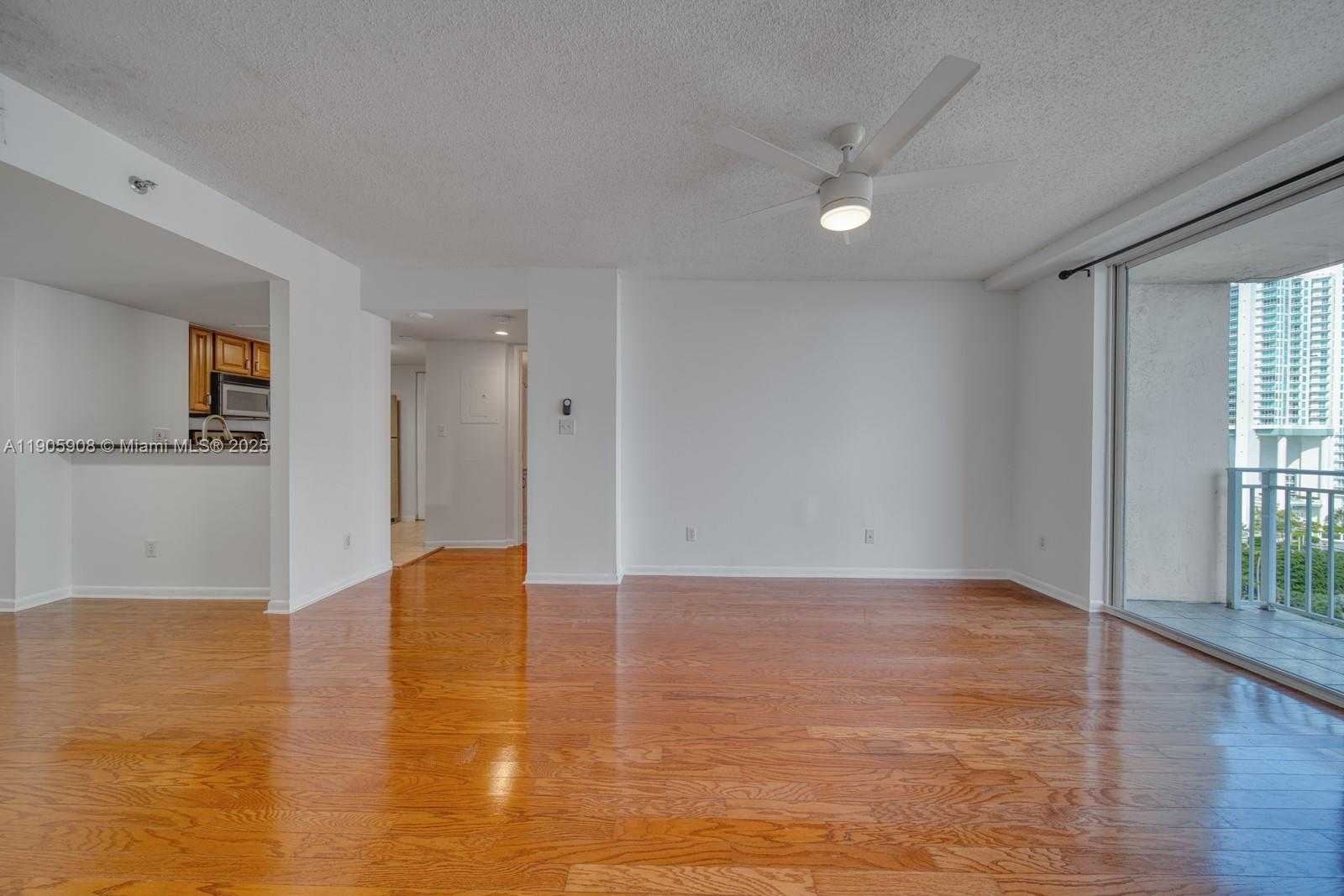 Small Image of 770 CLAUGHTON ISLAND DR #1803, Miami Number 22