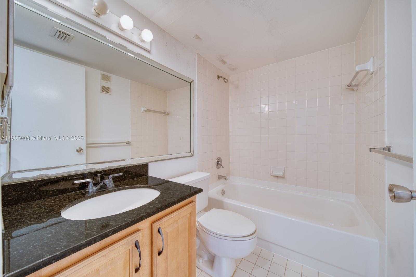 Small Image of 770 CLAUGHTON ISLAND DR #1803, Miami Number 7