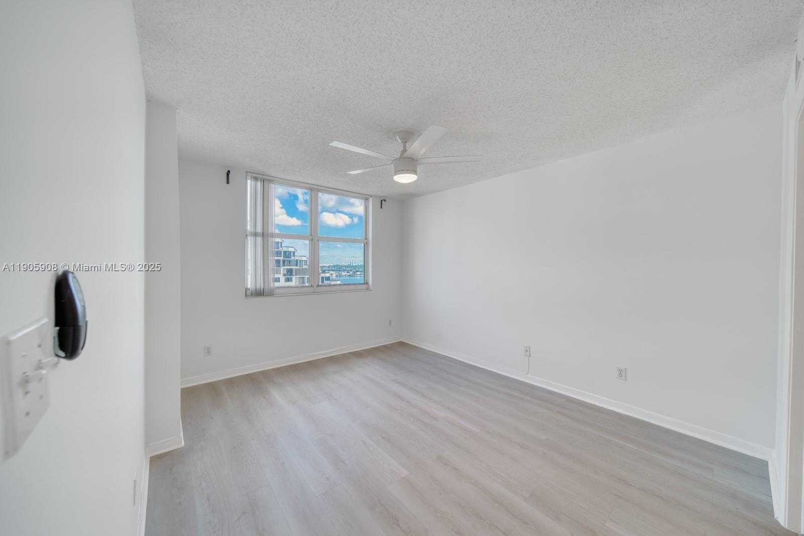 Small Image of 770 CLAUGHTON ISLAND DR #1803, Miami Number 8