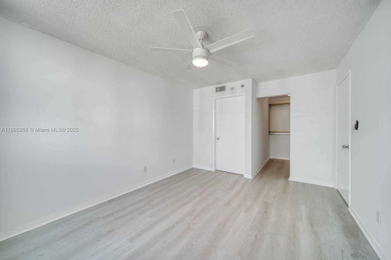 Small Image of 770 CLAUGHTON ISLAND DR #1803, Miami Number 9