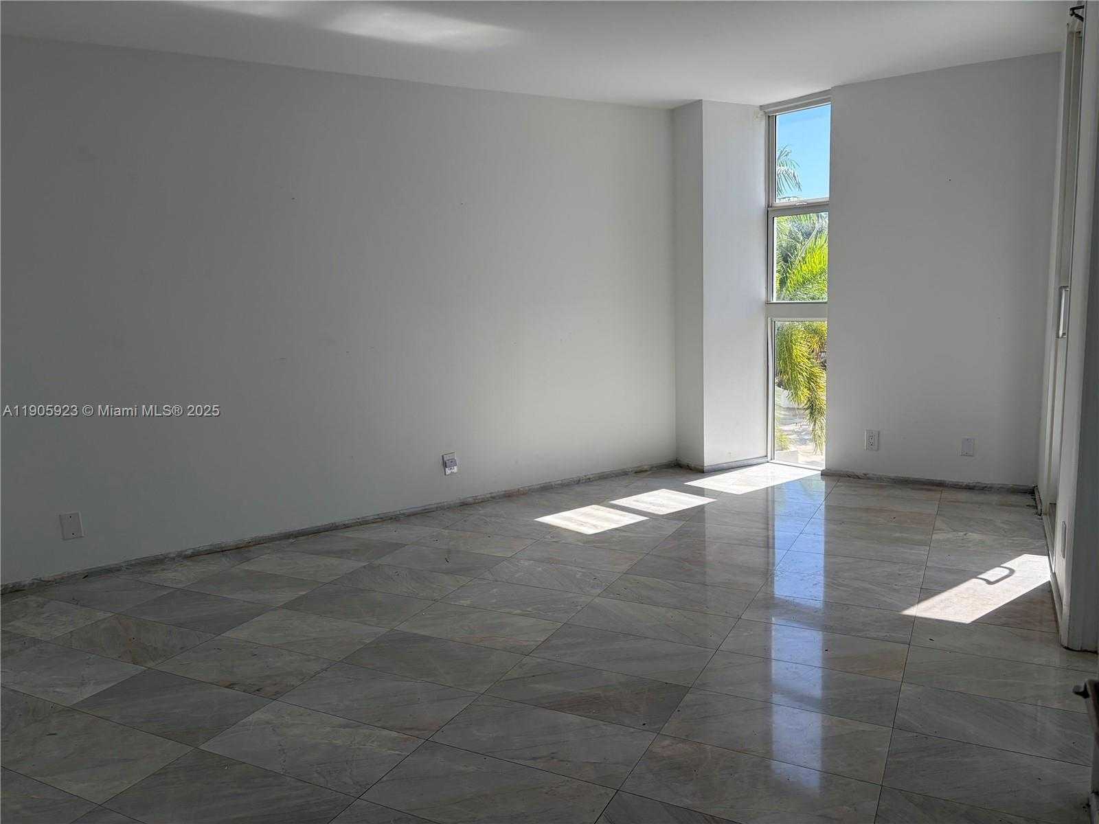Small Image of 100 BAYVIEW DR #222, Sunny Isles Beach Number 14