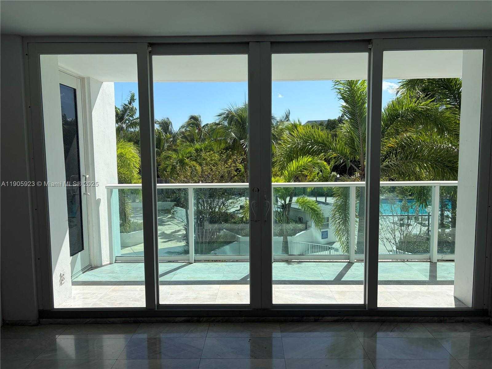 Small Image of 100 BAYVIEW DR #222, Sunny Isles Beach Number 16