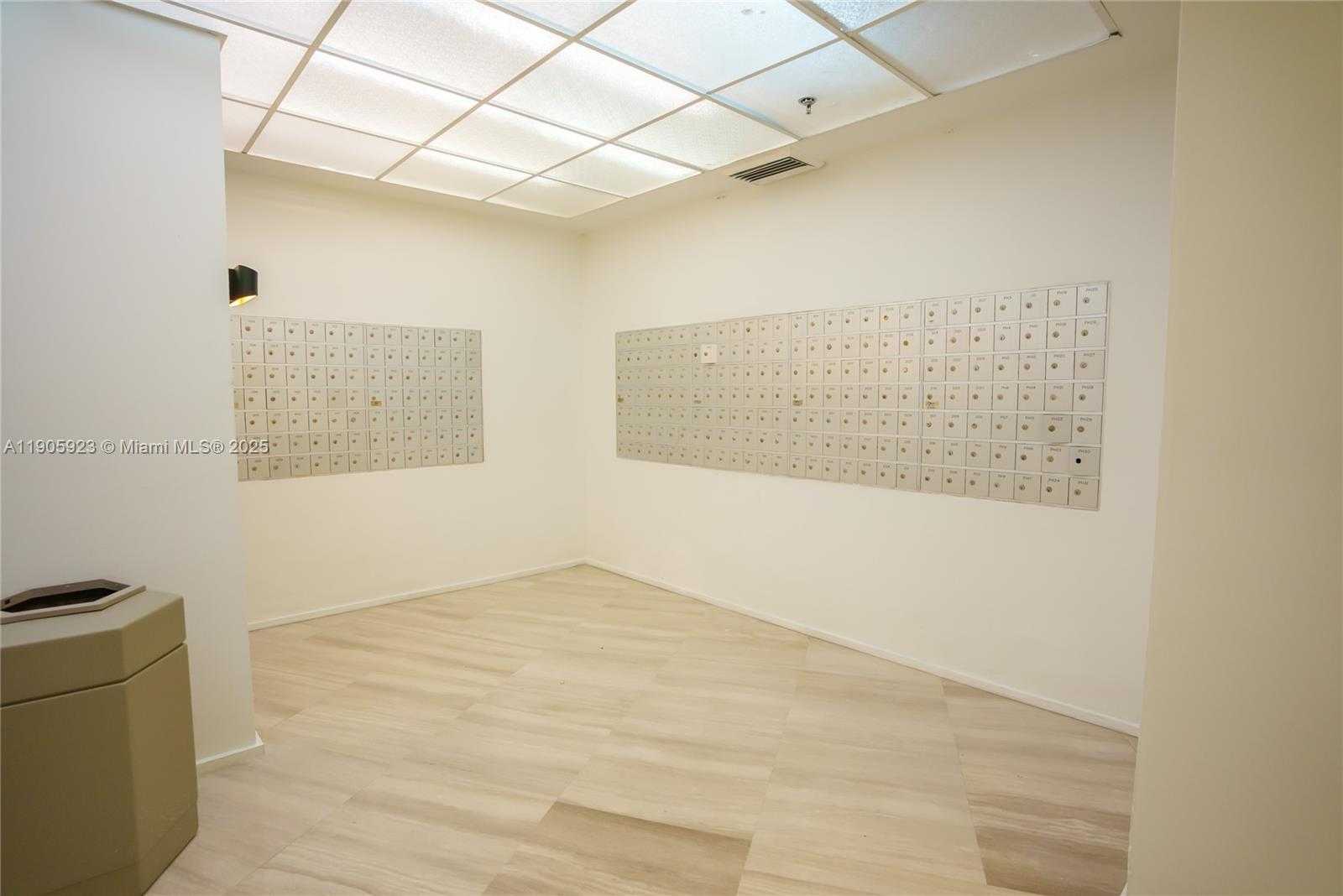 Small Image of 100 BAYVIEW DR #222, Sunny Isles Beach Number 32