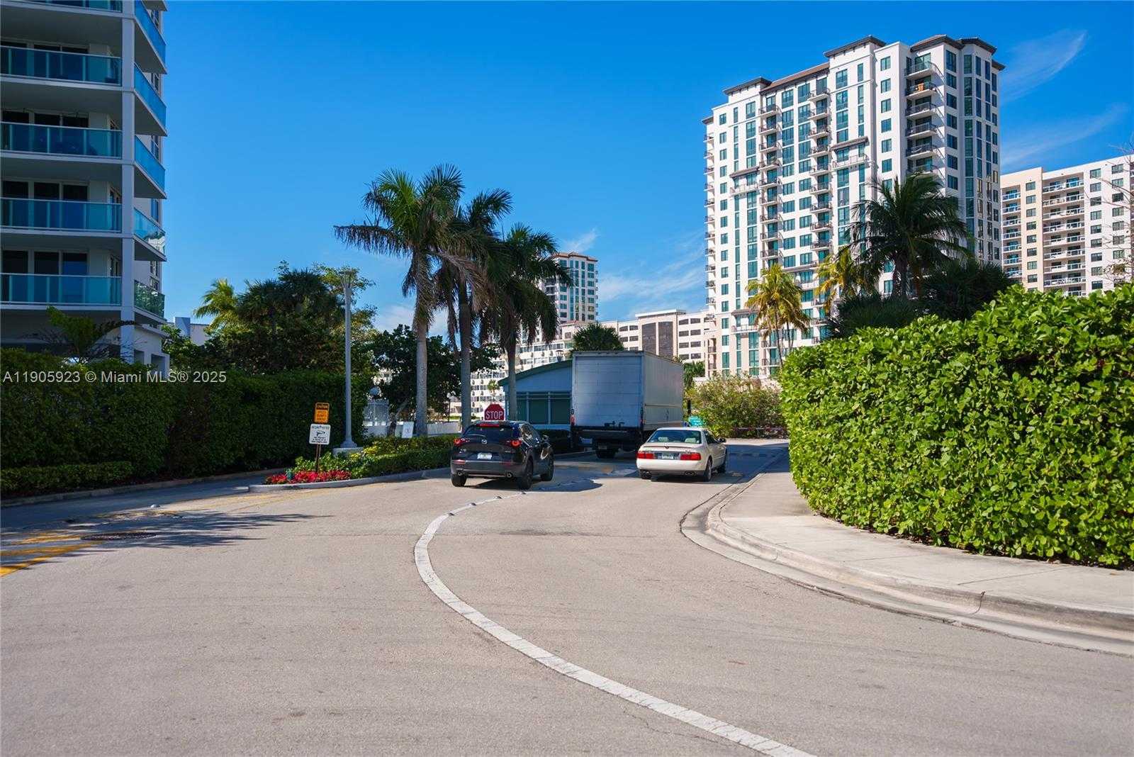 Small Image of 100 BAYVIEW DR #222, Sunny Isles Beach Number 35