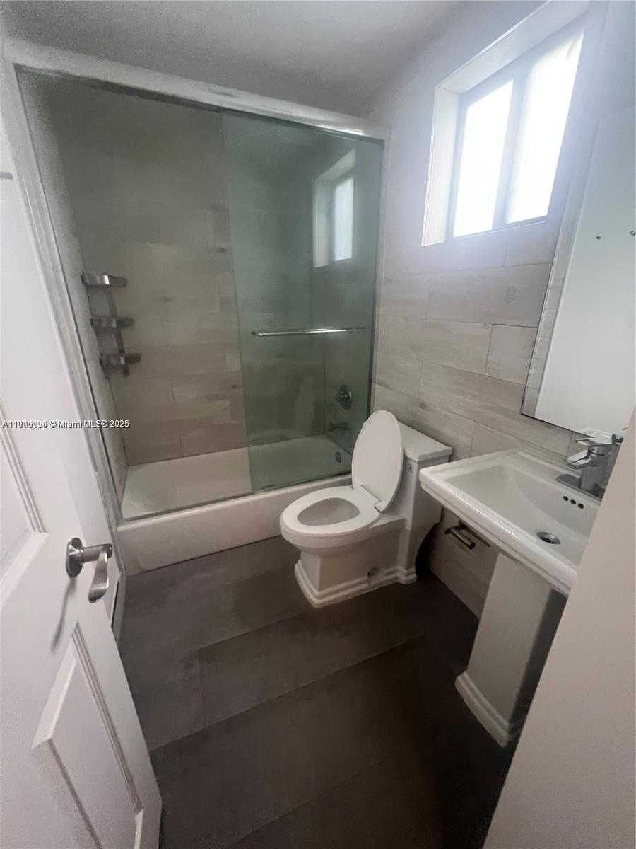 Small Image of 920 SOUTH WEST 9TH ST #A, Miami Number 10