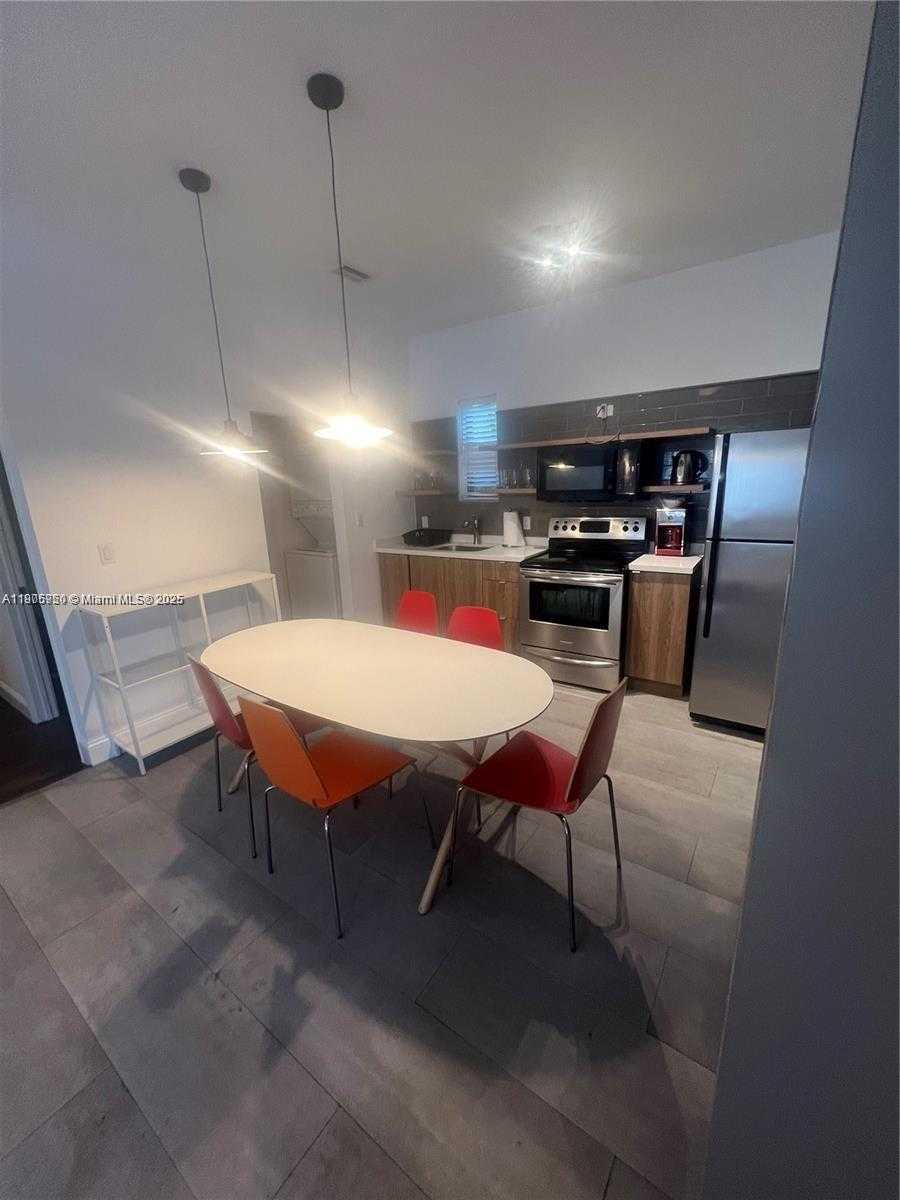 Small Image of 920 SOUTH WEST 9TH ST #A, Miami Number 4