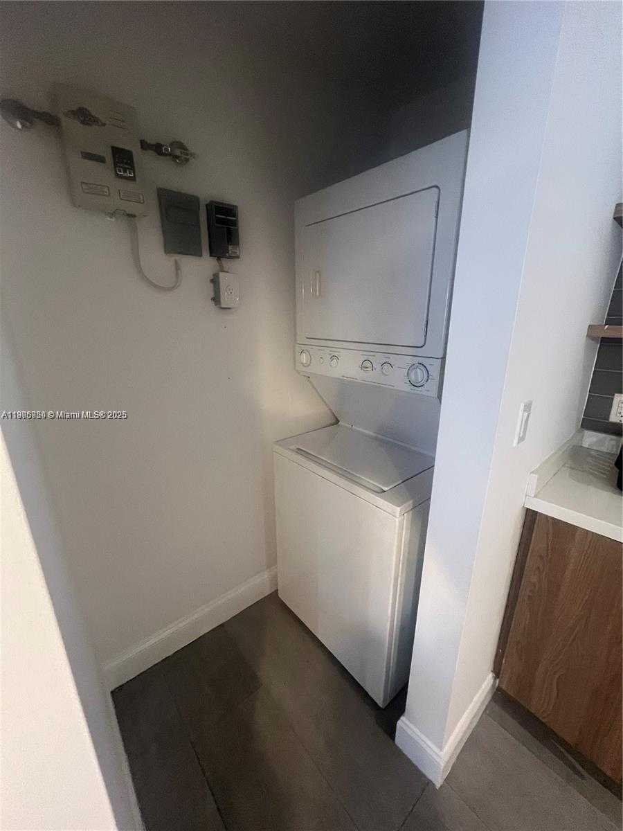 Small Image of 920 SOUTH WEST 9TH ST #A, Miami Number 6