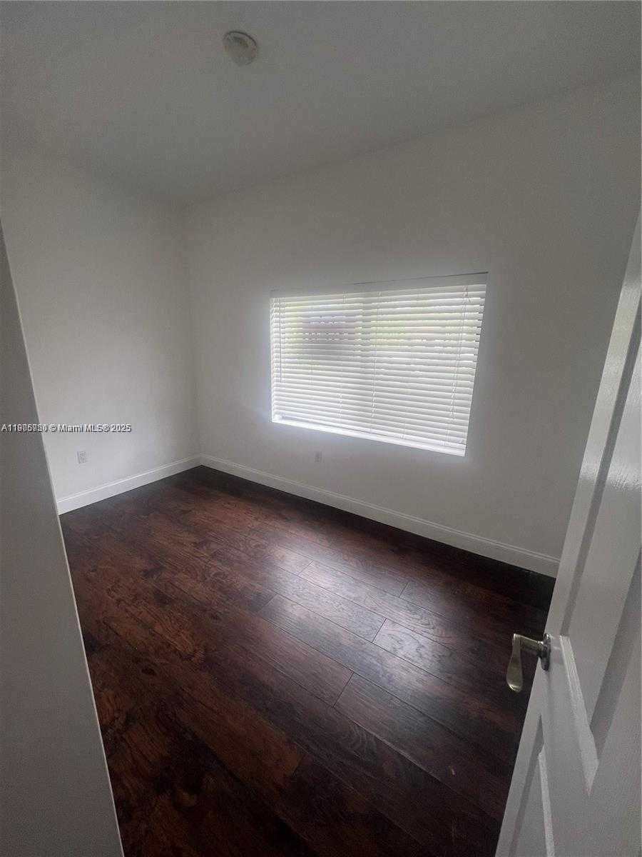 Small Image of 920 SOUTH WEST 9TH ST #A, Miami Number 7