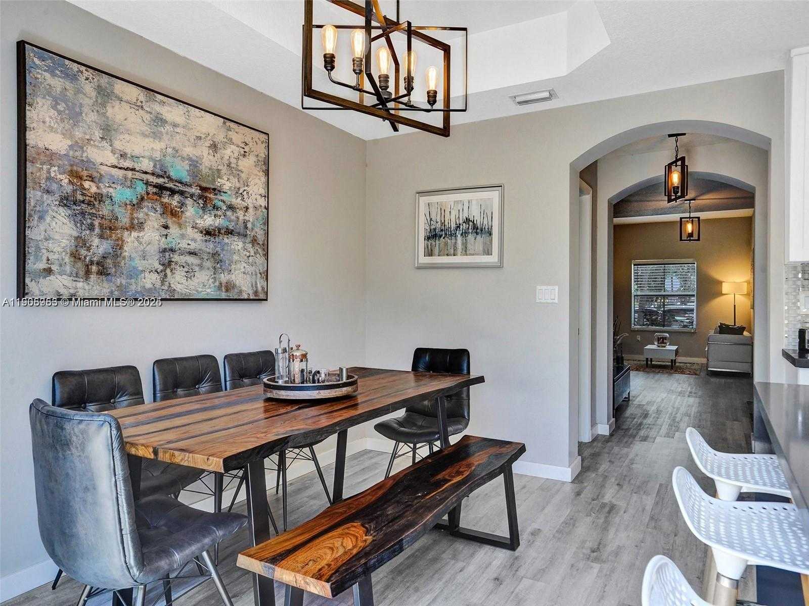 Small Image of 5922 SIENA LN, Hollywood Number 14