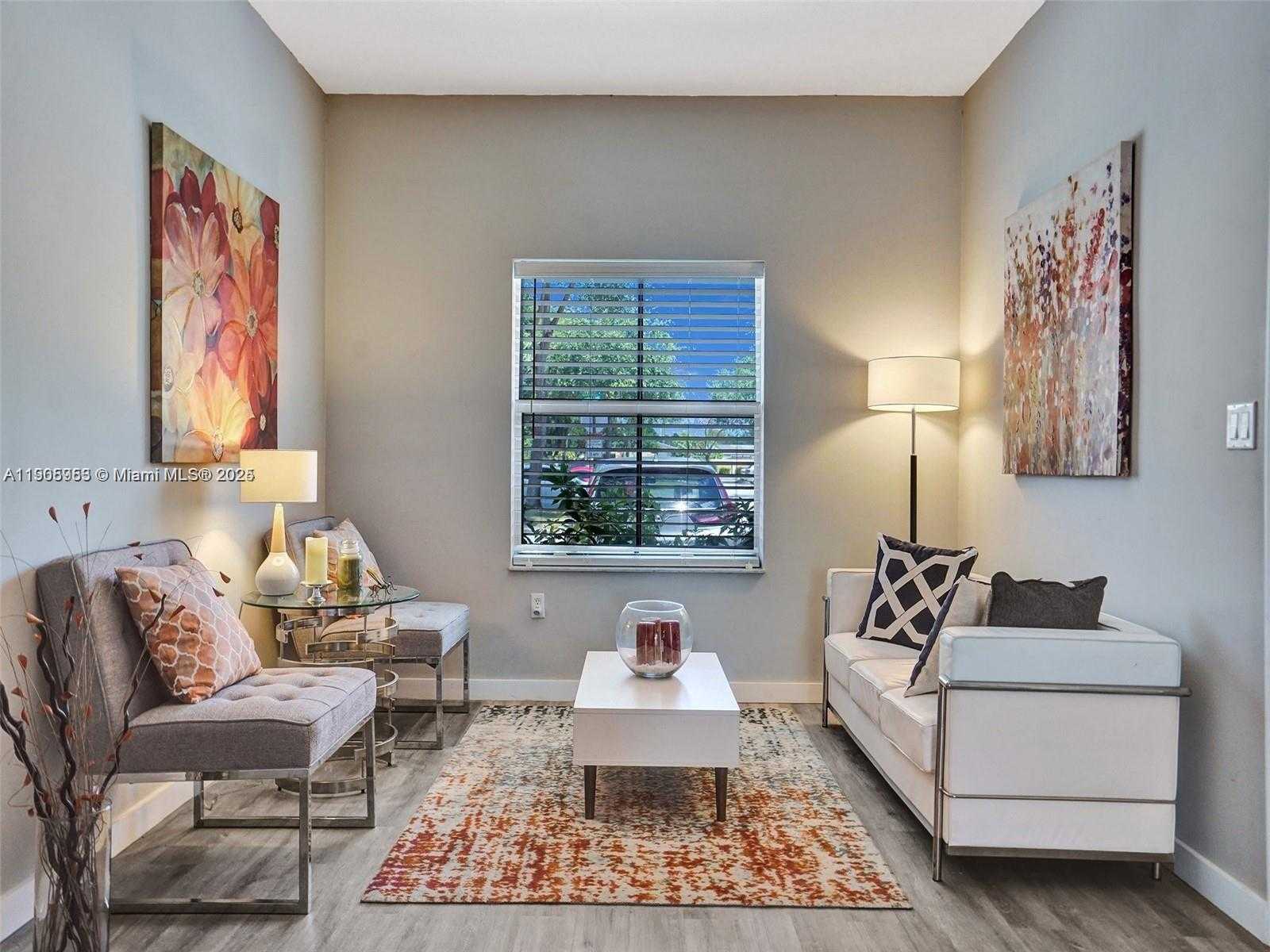 Small Image of 5922 SIENA LN, Hollywood Number 19