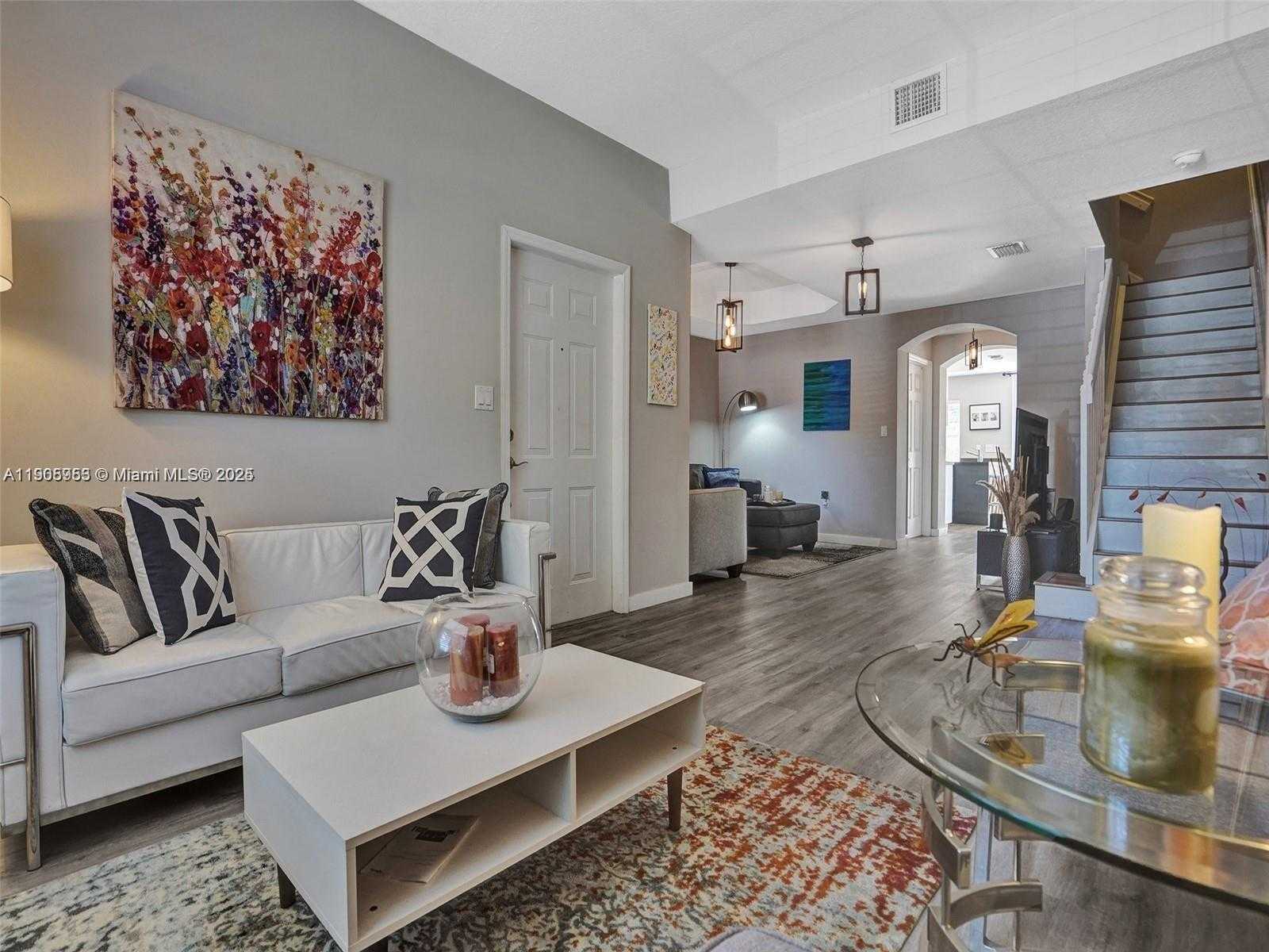 Small Image of 5922 SIENA LN, Hollywood Number 20