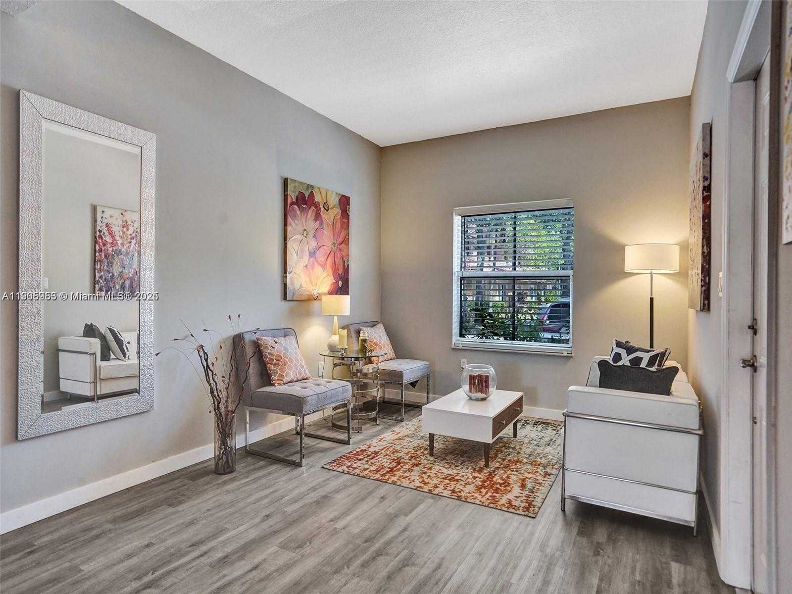 Small Image of 5922 SIENA LN, Hollywood Number 24