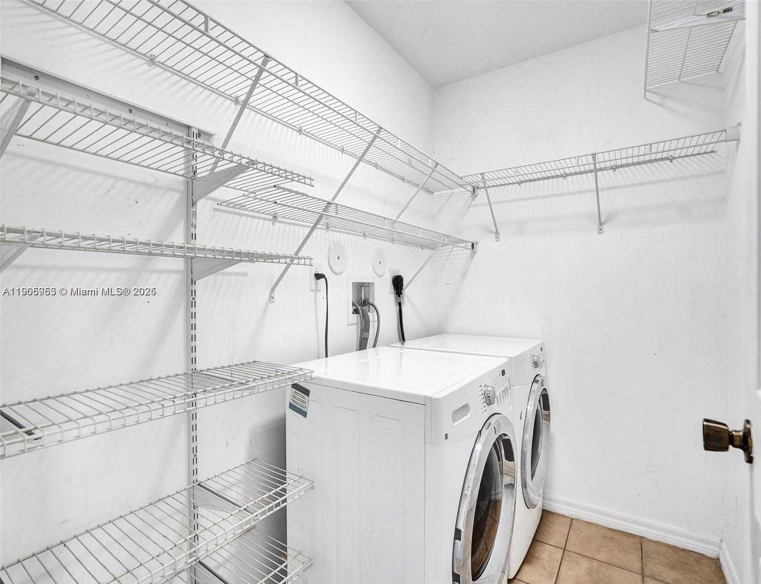 Small Image of 5922 SIENA LN, Hollywood Number 25