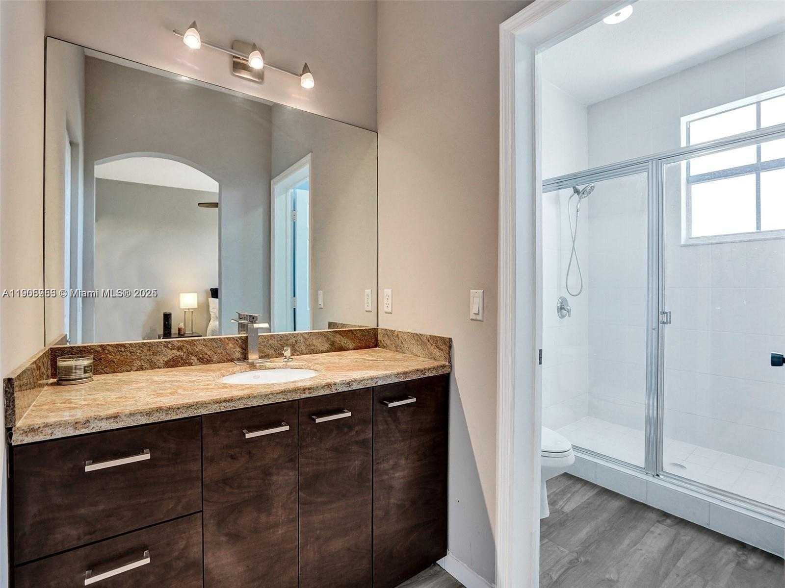 Small Image of 5922 SIENA LN, Hollywood Number 32