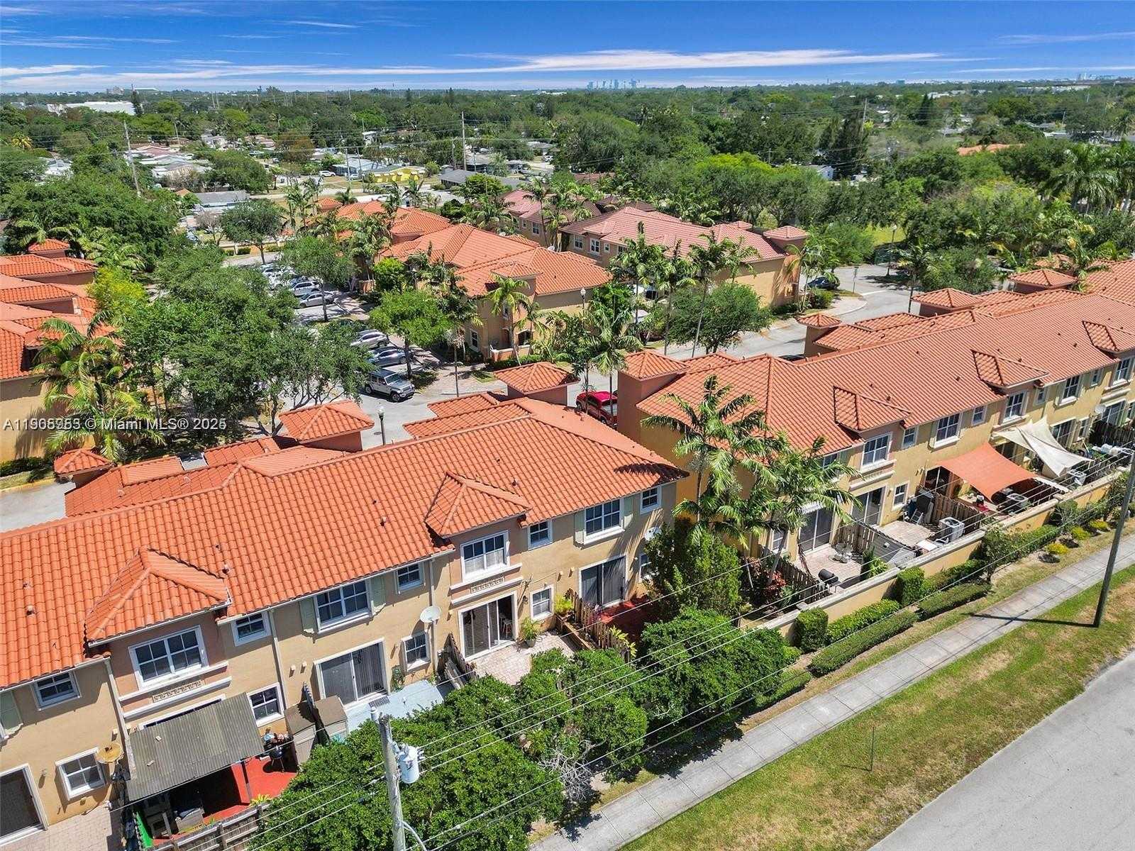 Small Image of 5922 SIENA LN, Hollywood Number 40