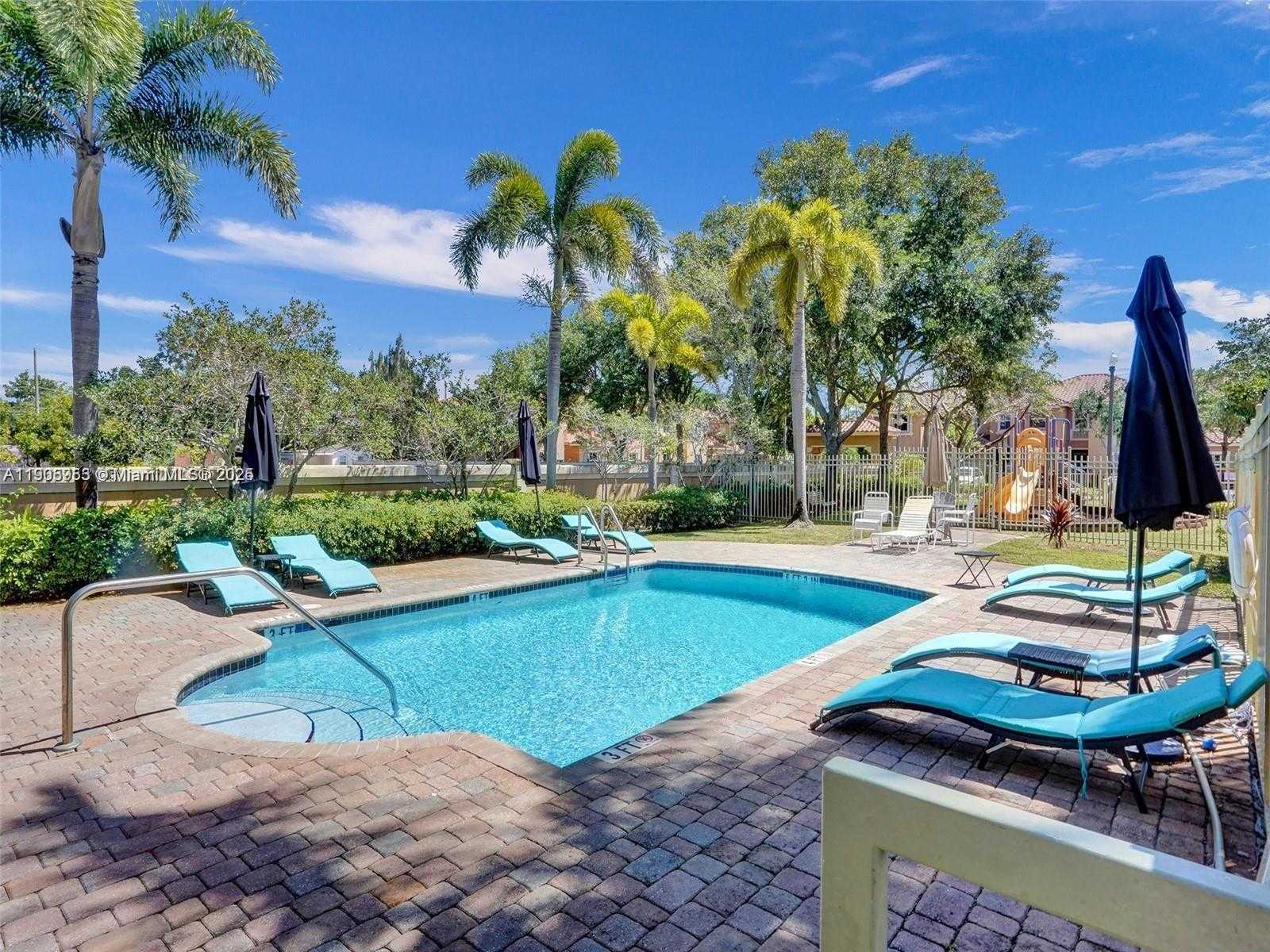 Small Image of 5922 SIENA LN, Hollywood Number 42