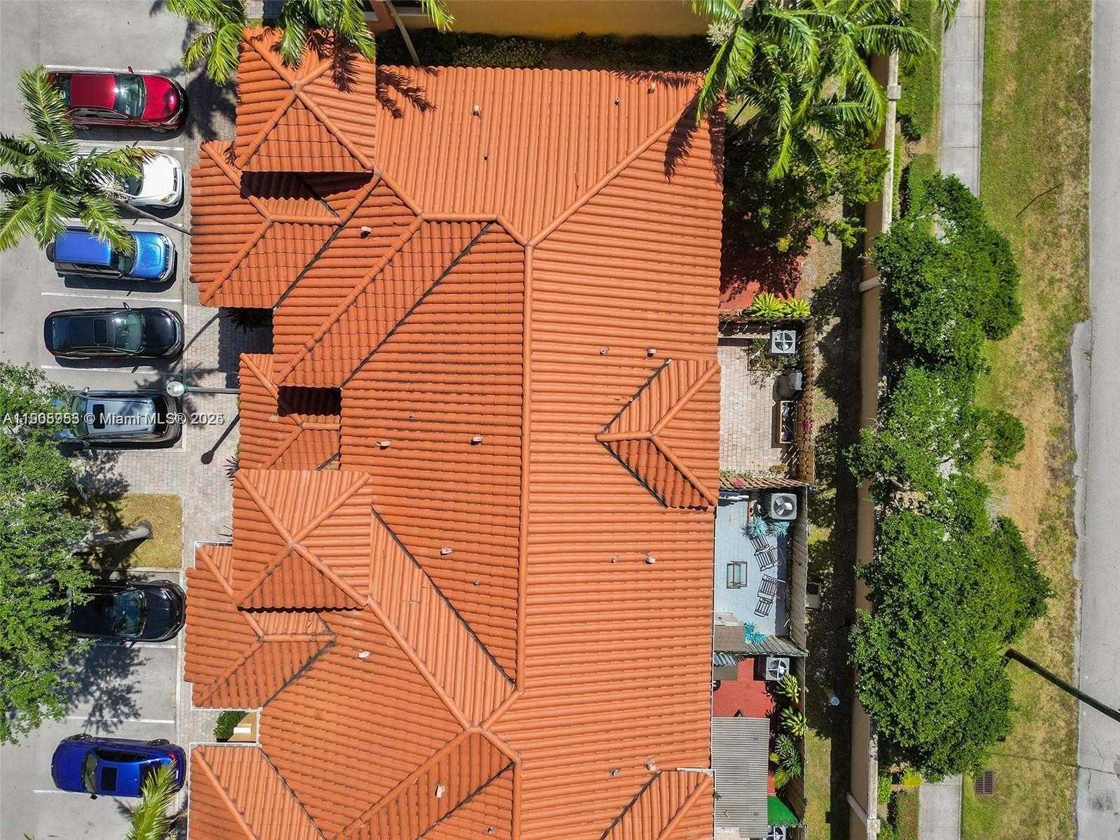 Small Image of 5922 SIENA LN, Hollywood Number 43