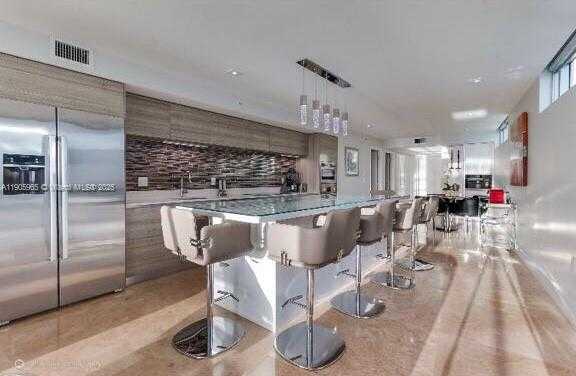 Small Image of 6620 INDIAN CREEK DR #508, Miami Beach Number 2