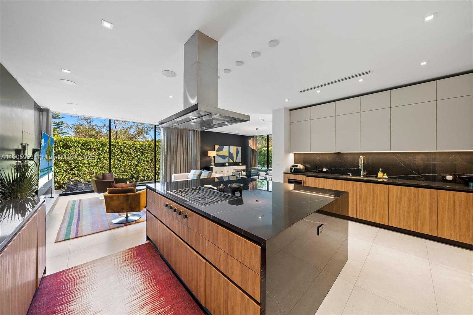 Small Image of Miami Beach Number 18