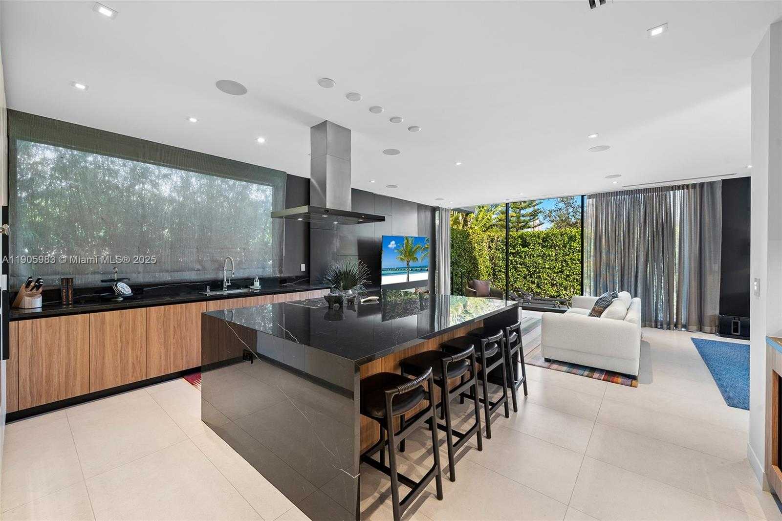 Small Image of Miami Beach Number 19