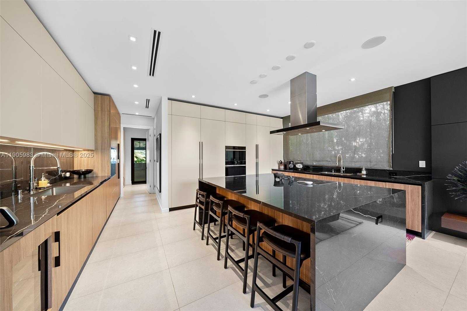 Small Image of Miami Beach Number 21