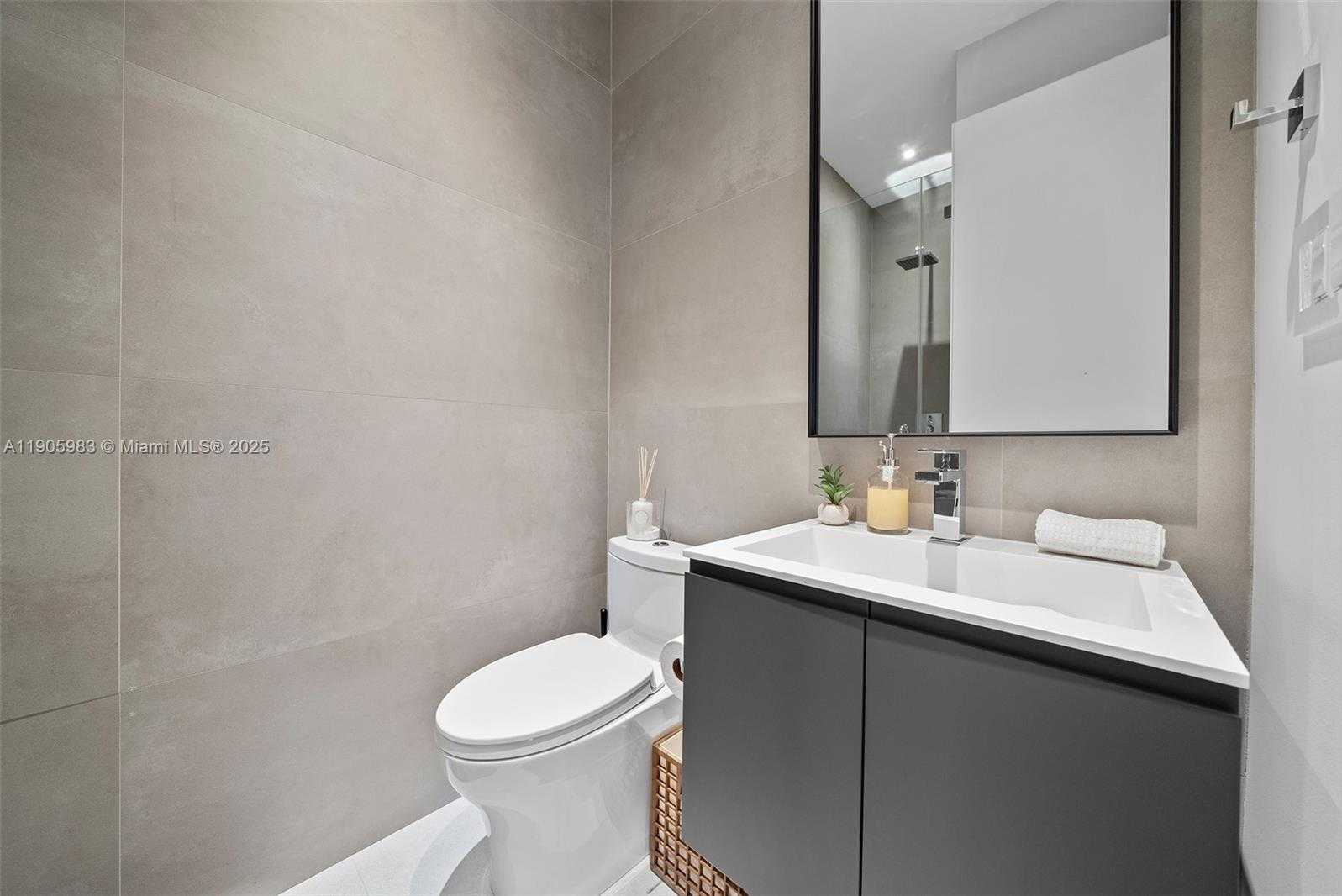 Small Image of Miami Beach Number 27