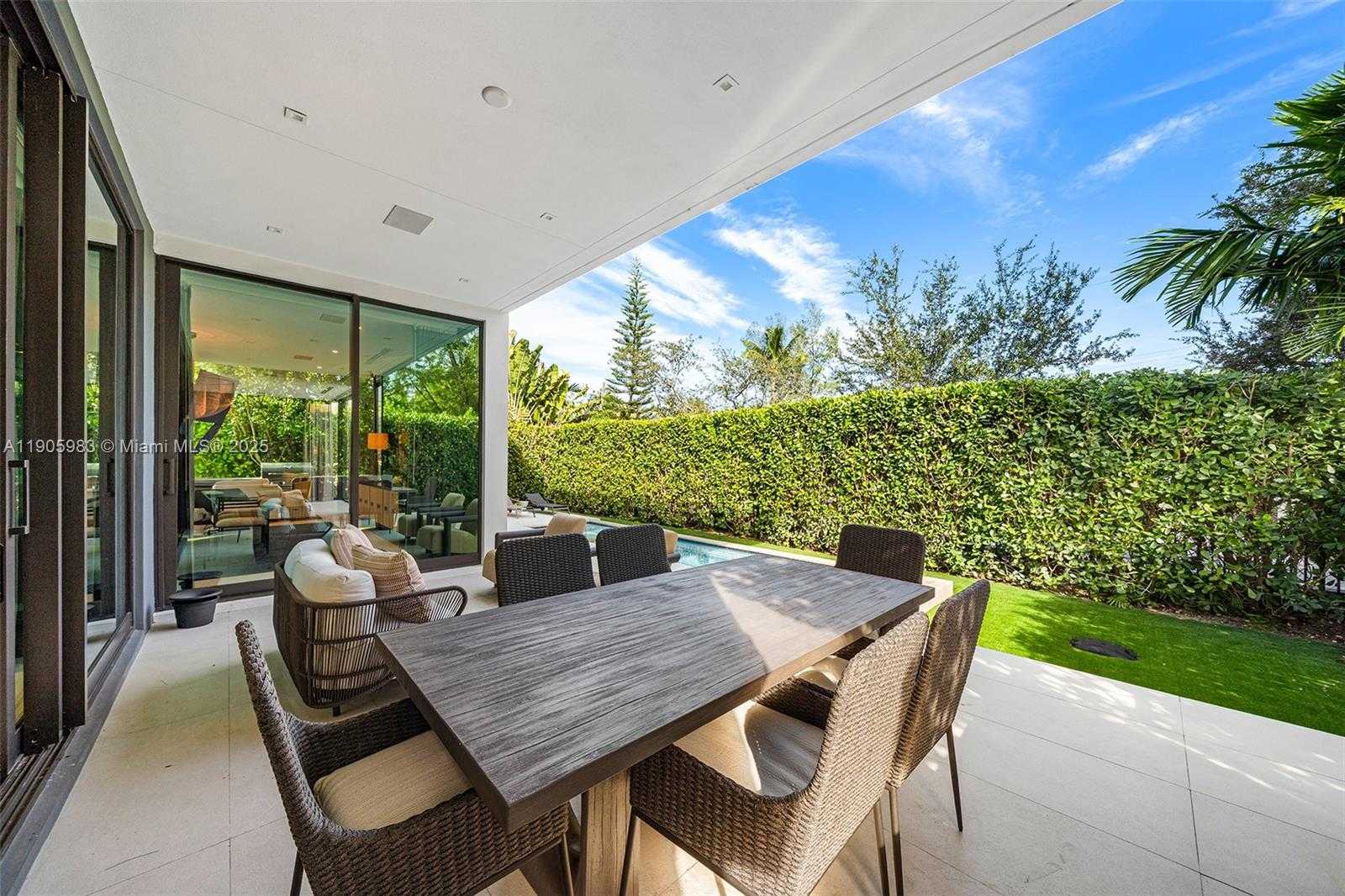 Small Image of Miami Beach Number 30