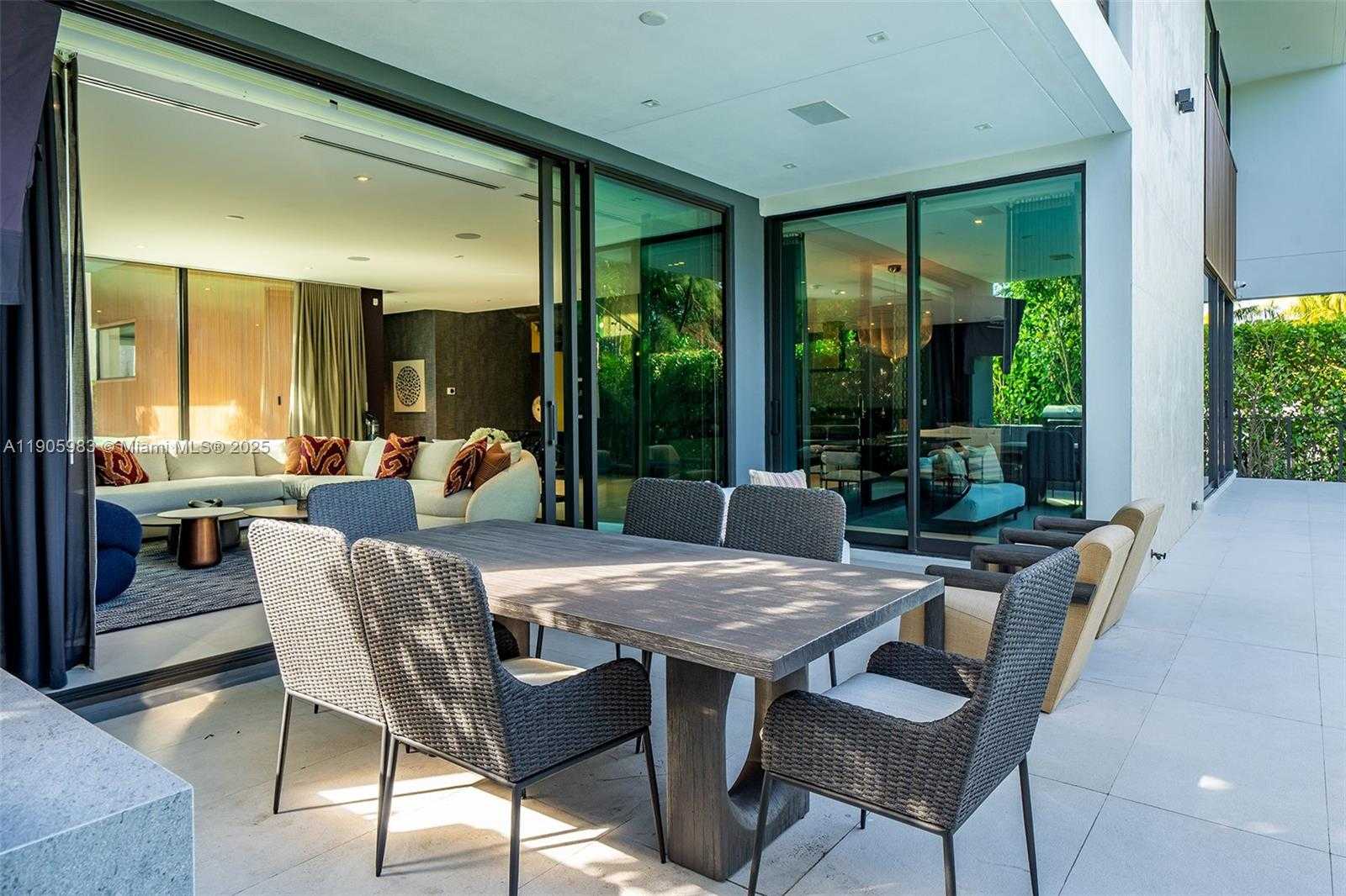 Small Image of Miami Beach Number 32