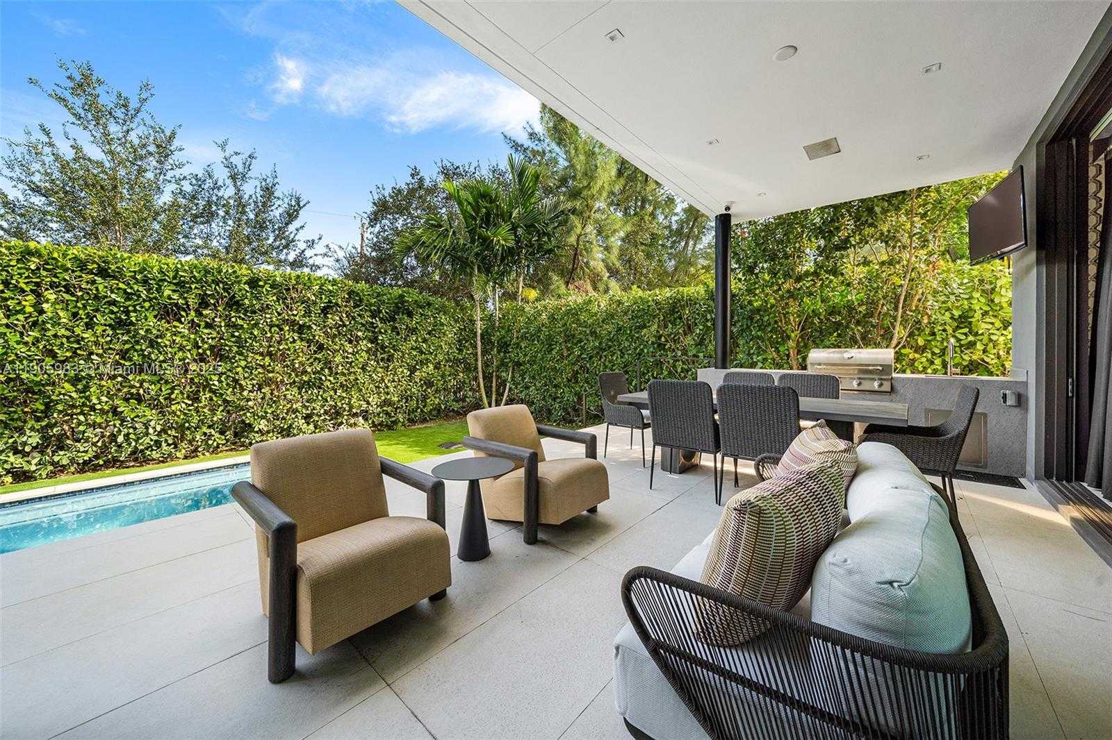 Small Image of Miami Beach Number 36