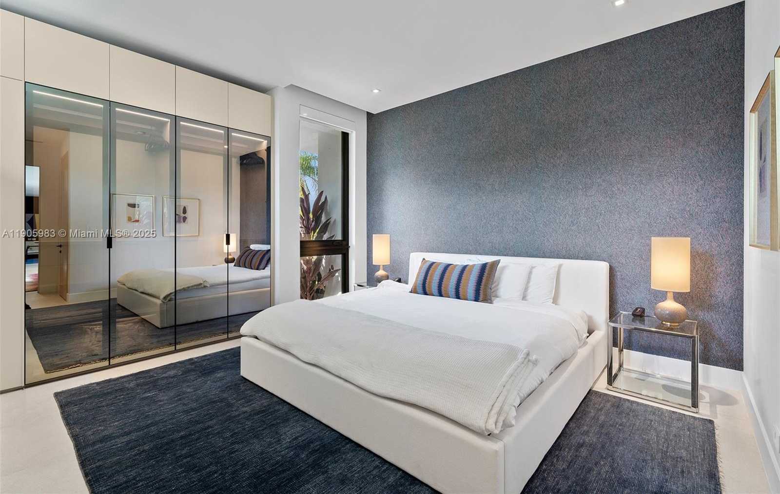 Small Image of Miami Beach Number 38