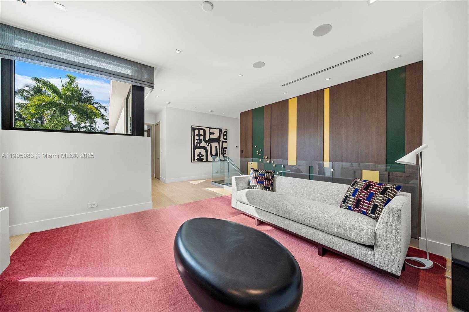 Small Image of Miami Beach Number 44