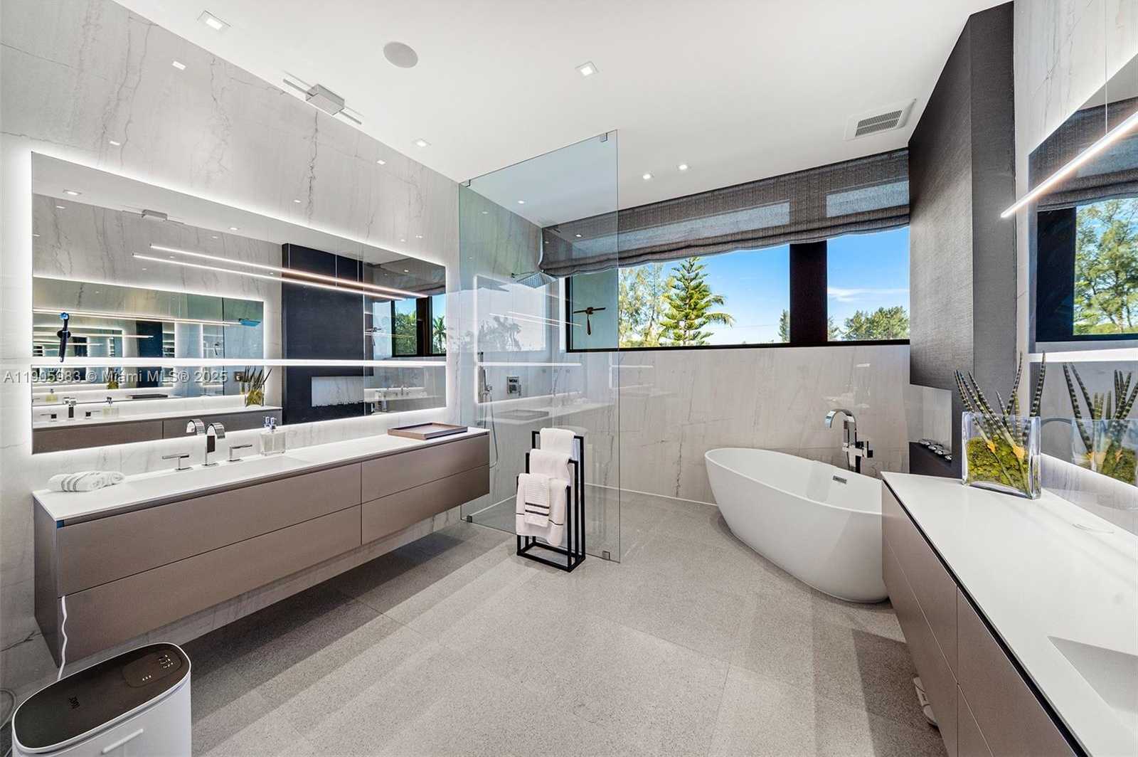 Small Image of Miami Beach Number 47