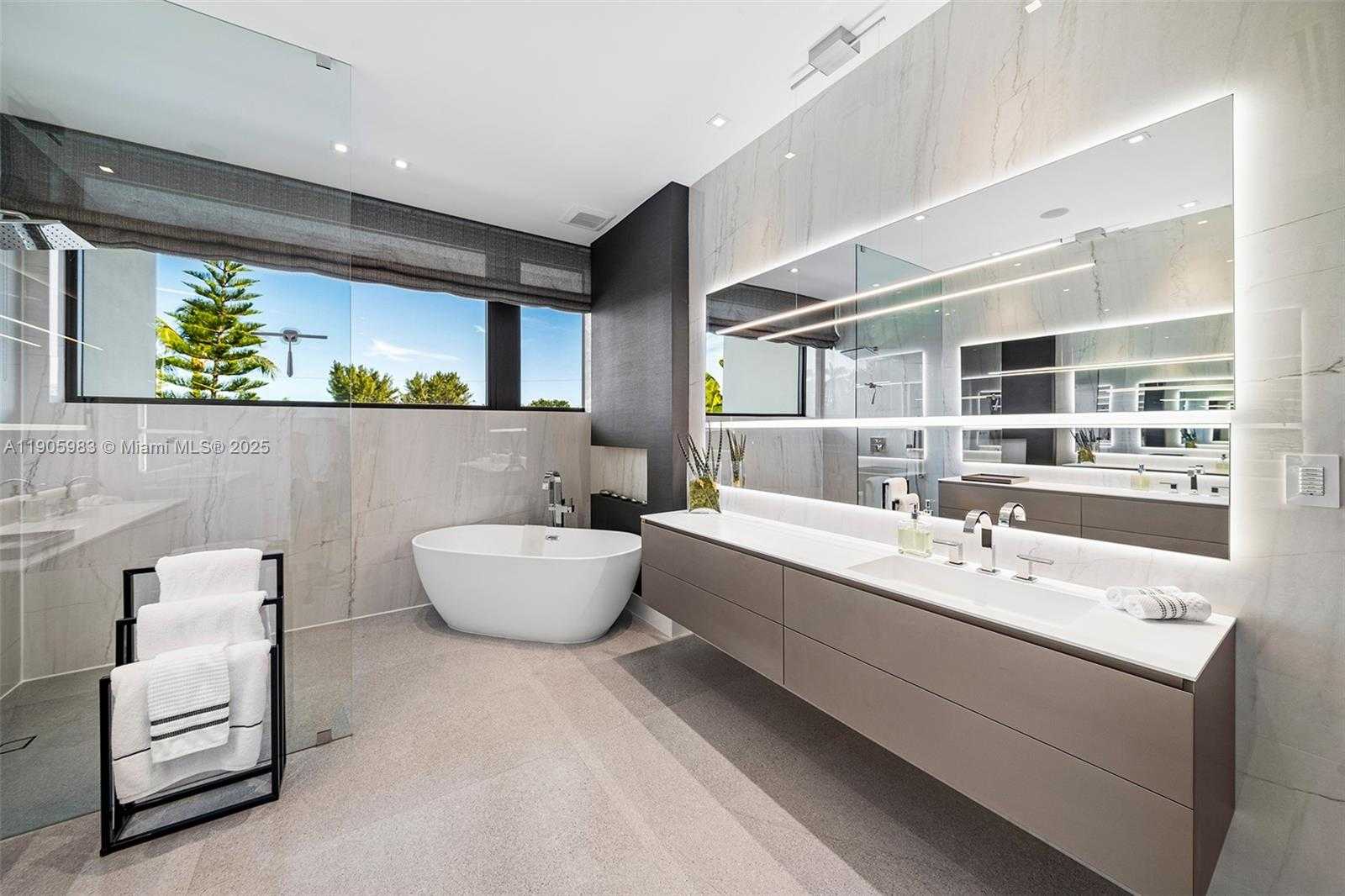 Small Image of Miami Beach Number 48