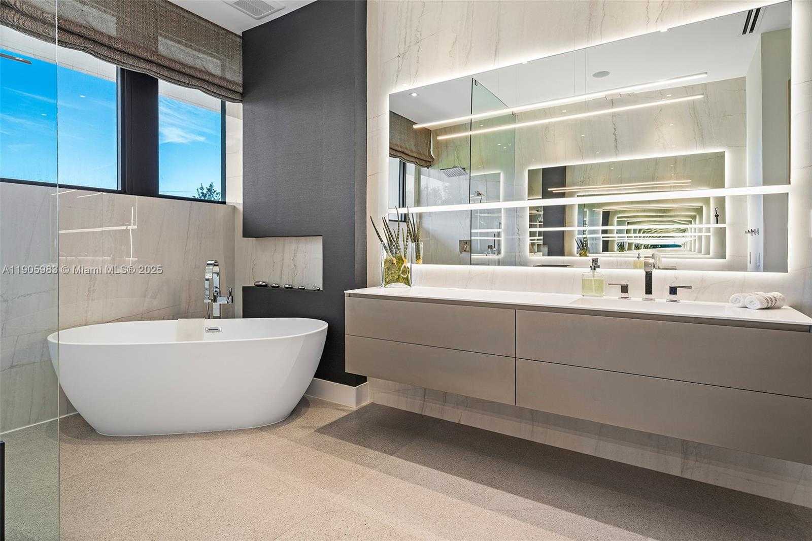 Small Image of Miami Beach Number 50