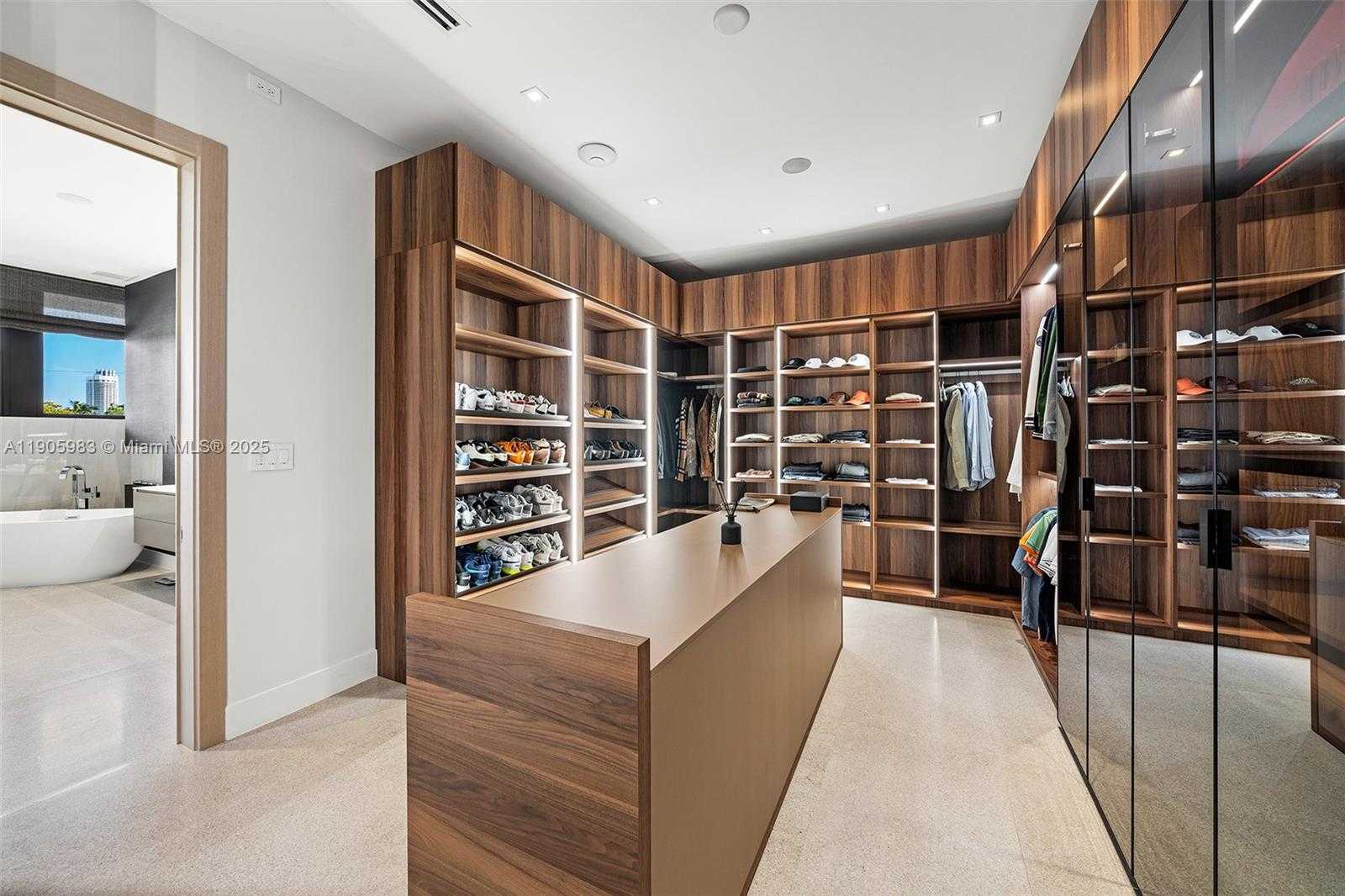 Small Image of Miami Beach Number 52