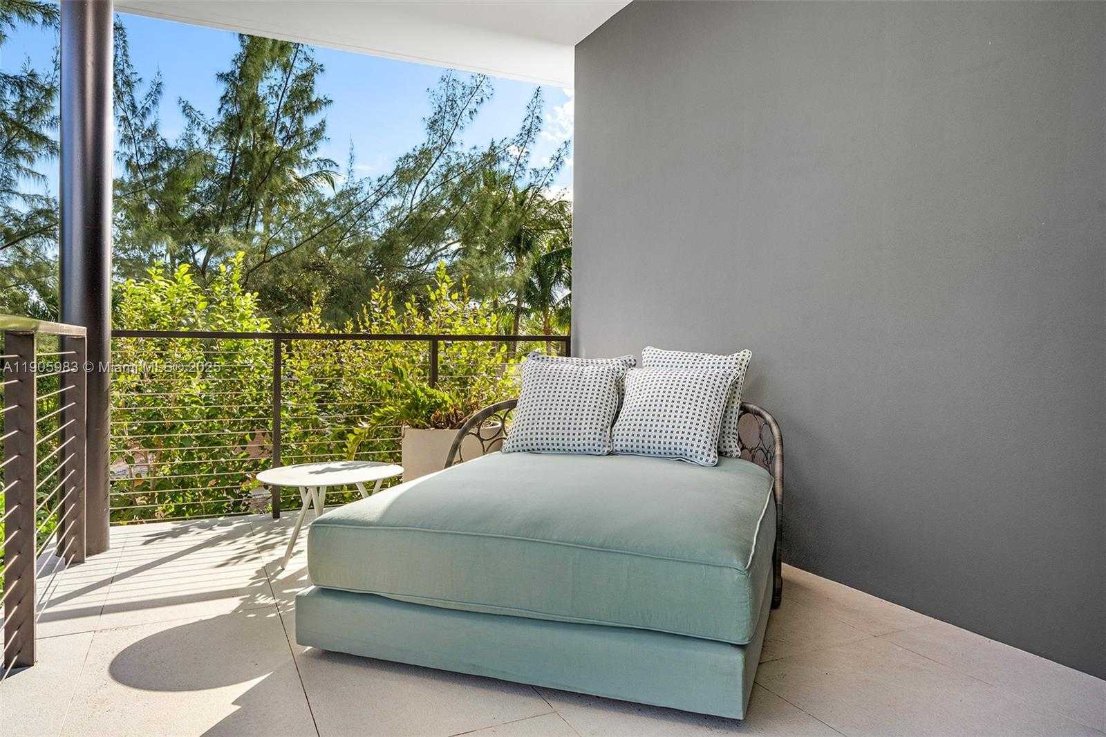 Small Image of Miami Beach Number 55