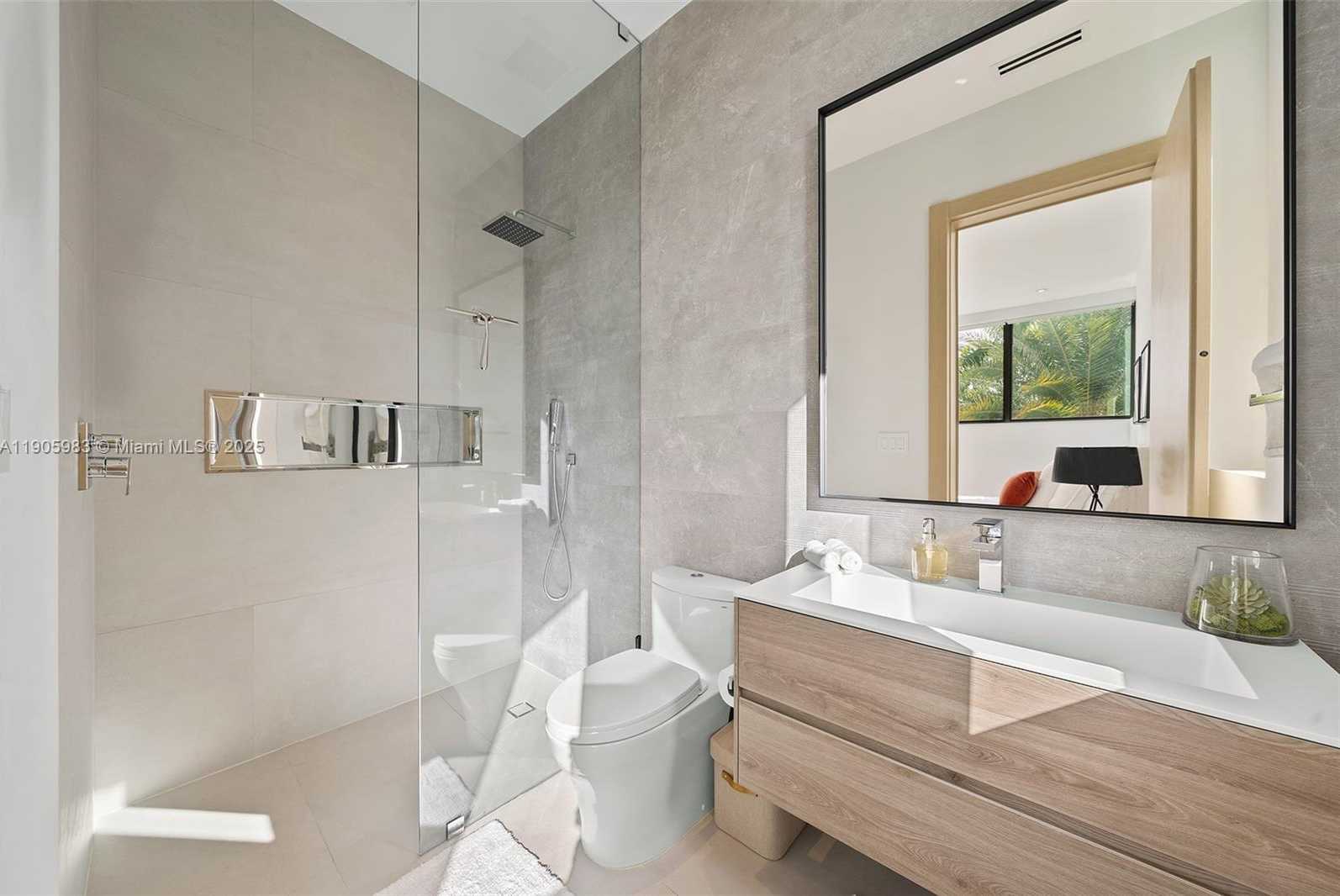 Small Image of Miami Beach Number 61