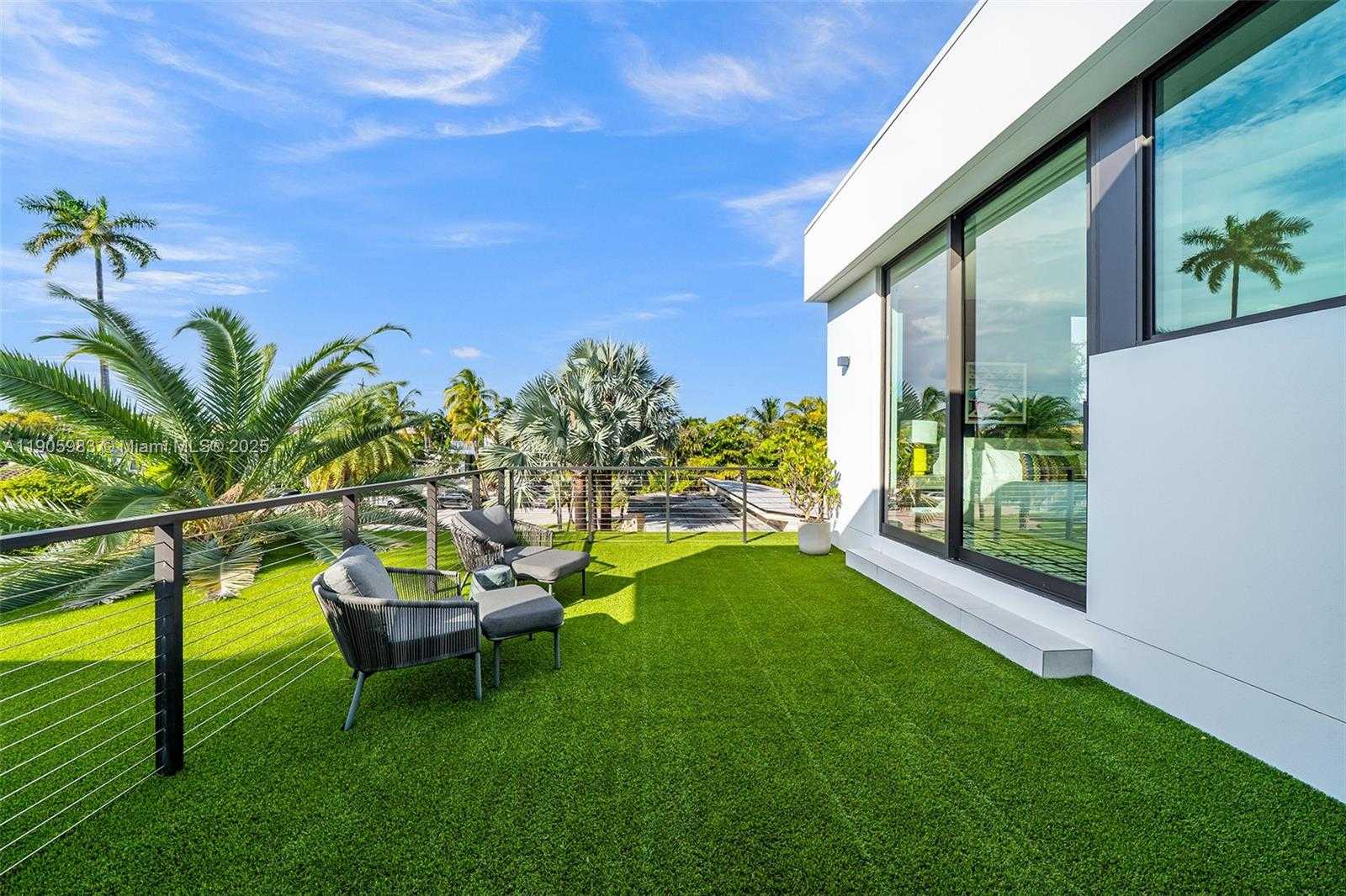 Small Image of Miami Beach Number 64