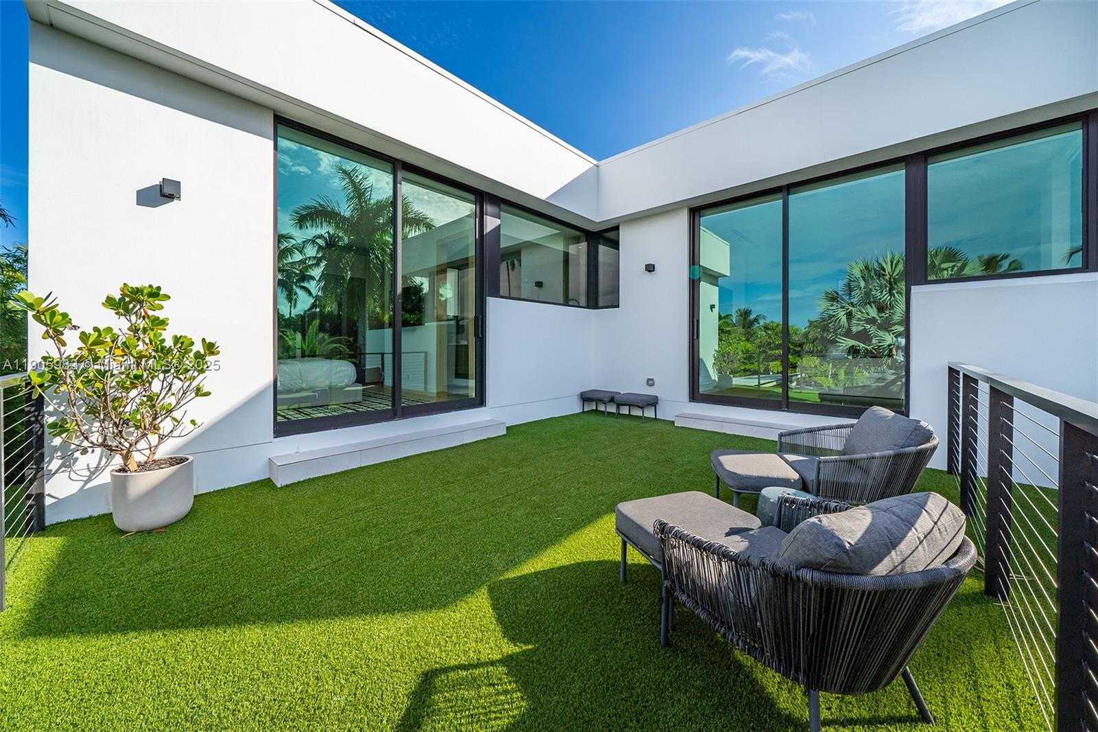 Small Image of Miami Beach Number 65