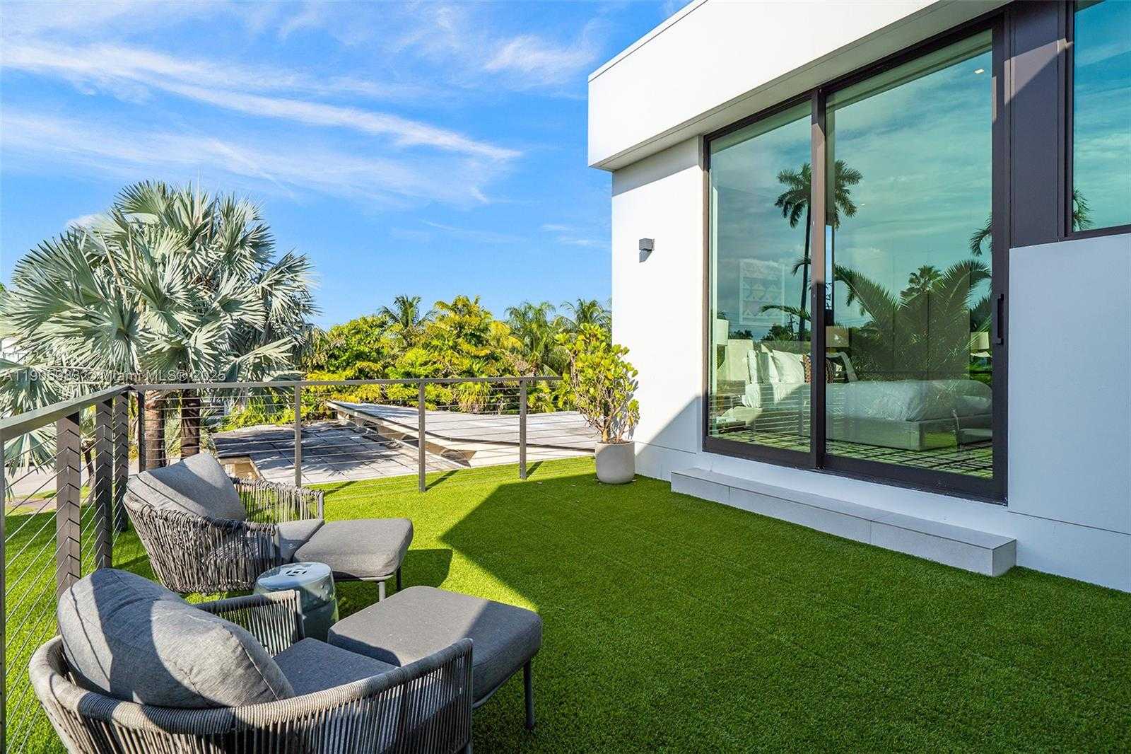 Small Image of Miami Beach Number 66