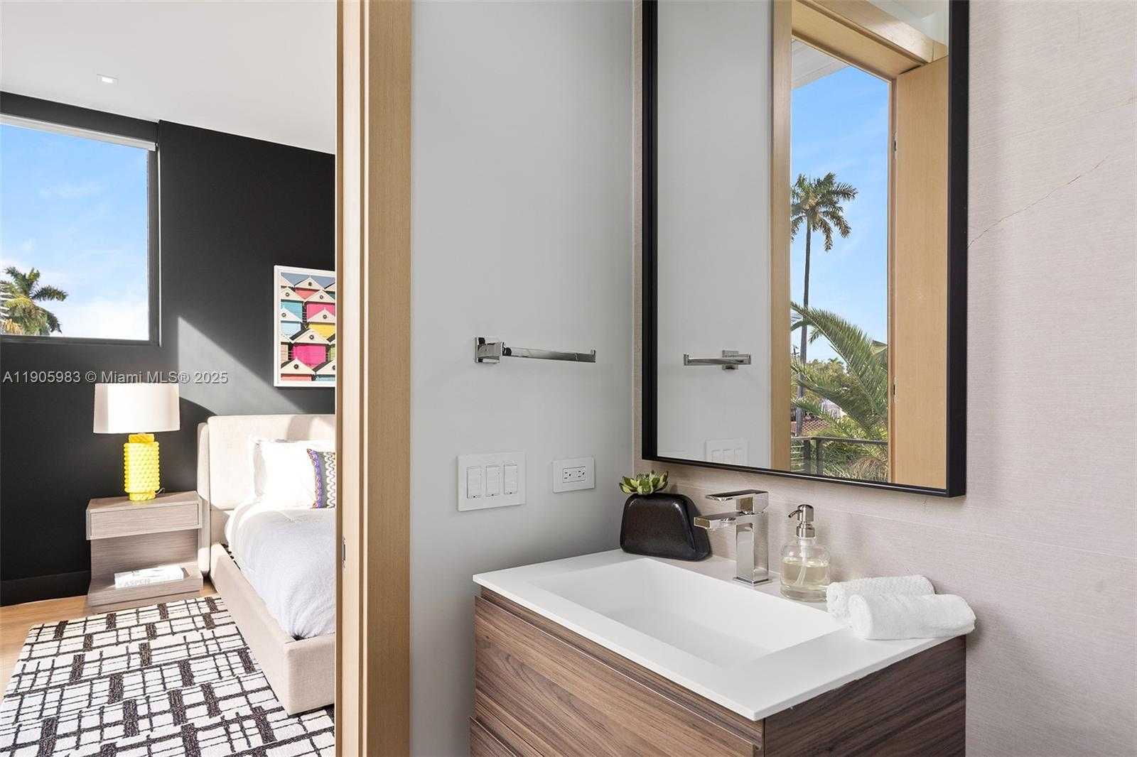 Small Image of Miami Beach Number 73