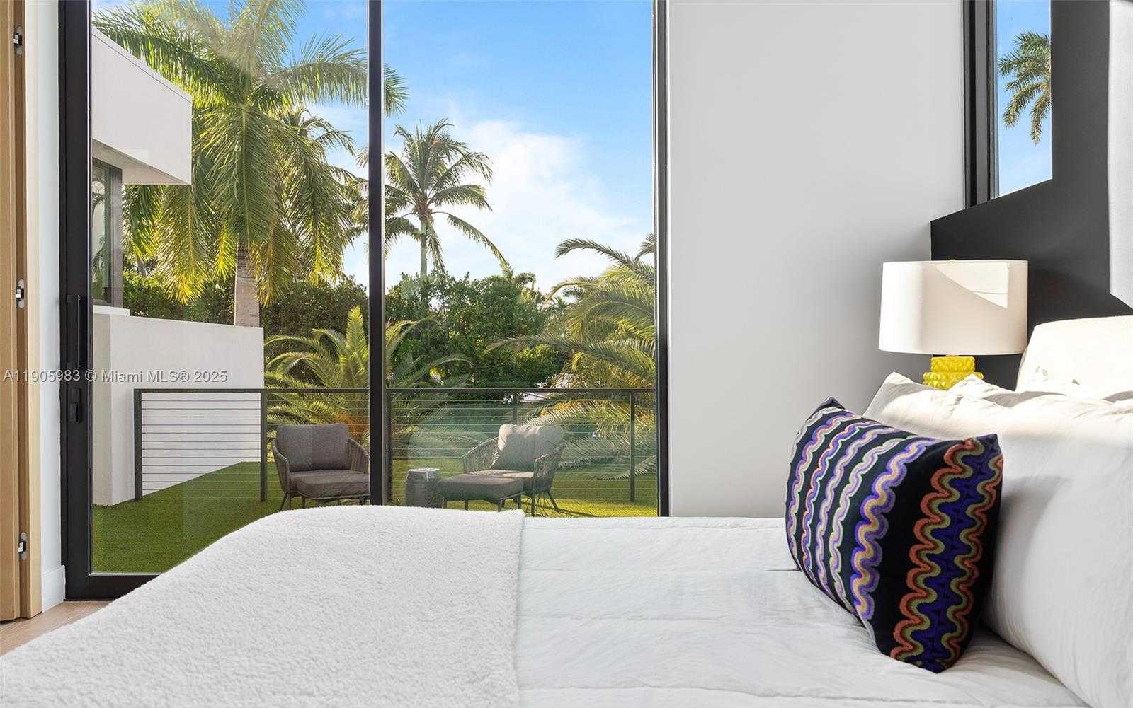 Small Image of Miami Beach Number 74