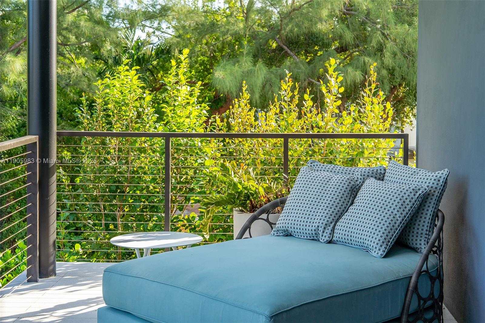 Small Image of Miami Beach Number 79