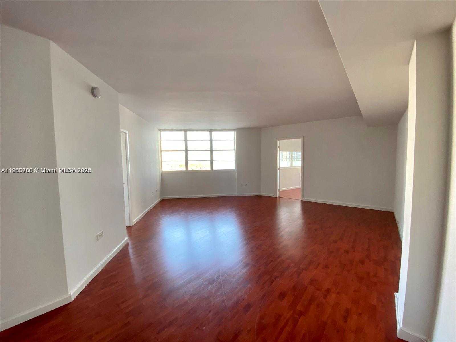 Small Image of 825 BRICKELL BAY DR #742, Miami Number 4