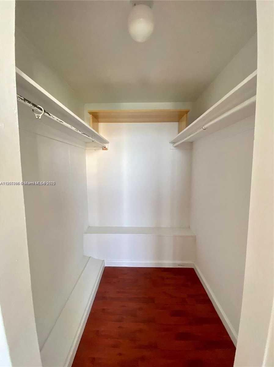 Small Image of 825 BRICKELL BAY DR #742, Miami Number 7