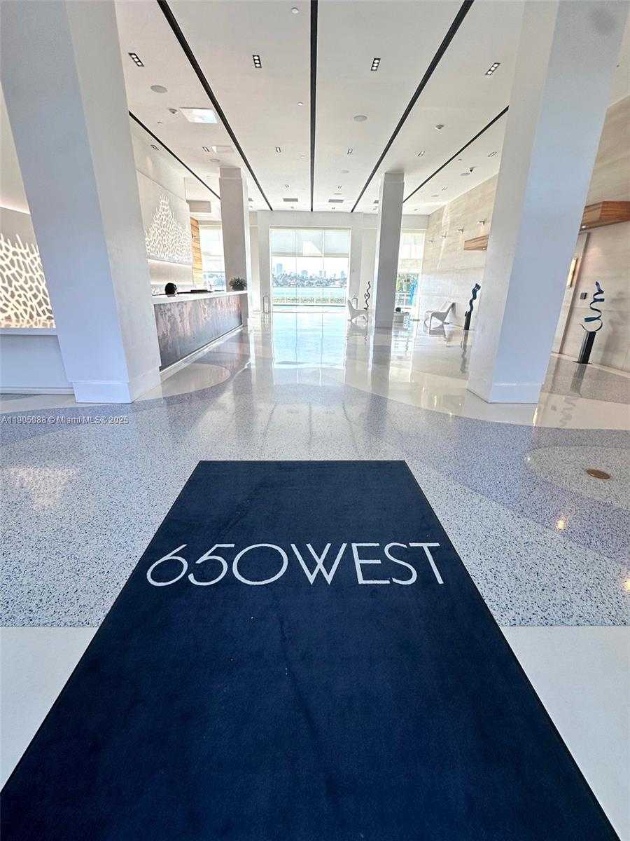 Small Image of 650 WEST AVE #403, Miami Beach Number 2