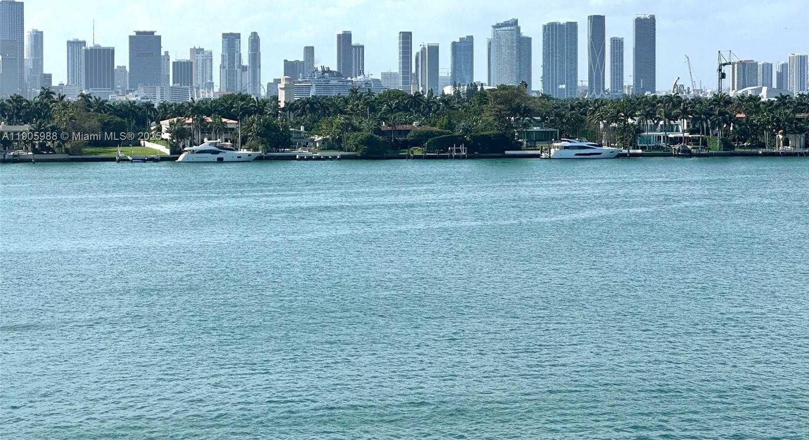 Small Image of 650 WEST AVE #403, Miami Beach Number 3