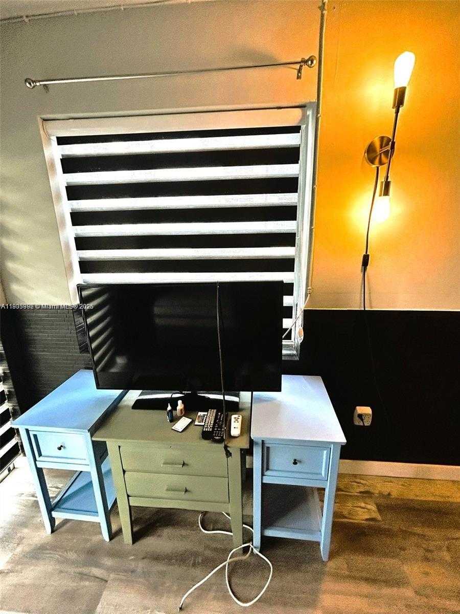 Small Image of 1441 LINCOLN RD #217, Miami Beach Number 7